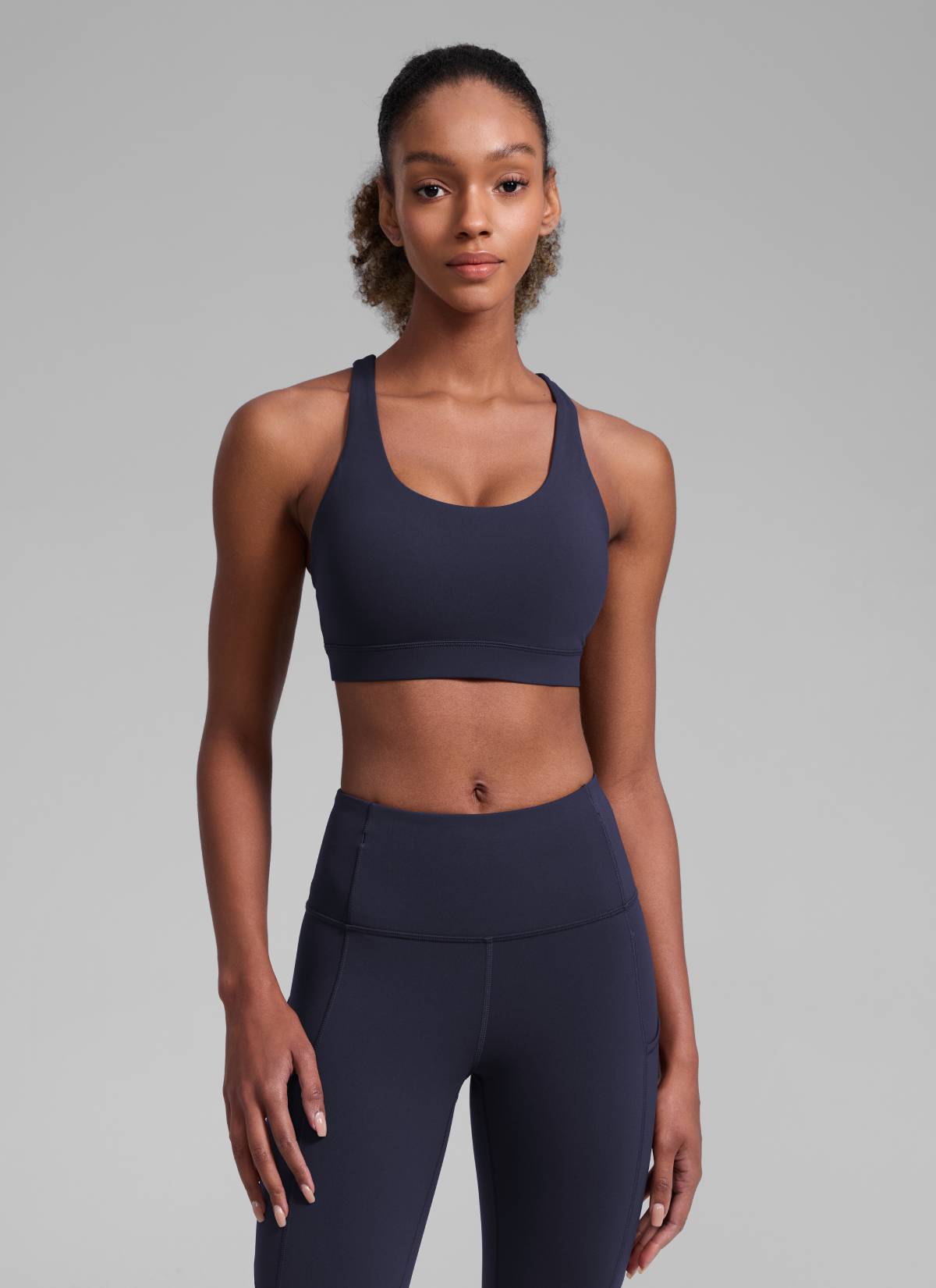 CRZ YOGA Damen Gekreuzt Rücken Spaghetti Abnehmbare Pads BH Marine