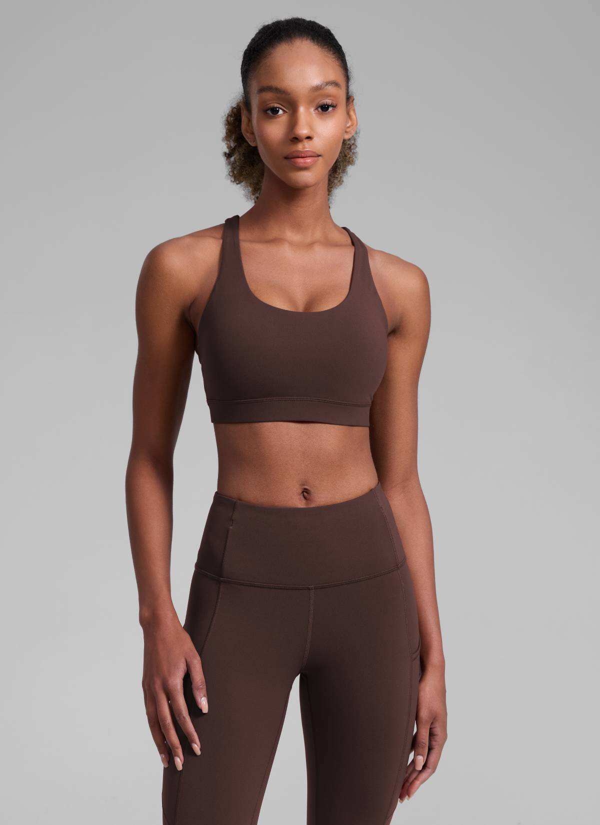 CRZ YOGA Damen Gekreuzt Rücken Spaghetti Abnehmbare Pads BH Heißes Fudge-Brown
