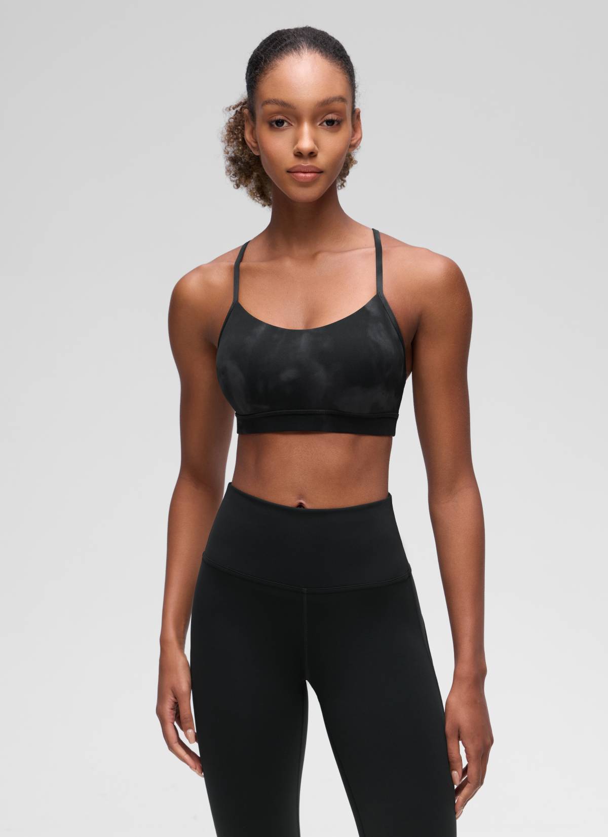 CRZ YOGA Damen Butterluxe Y-Rücken Racerback Sport BH Schwarze Tie-Dye-Blumen