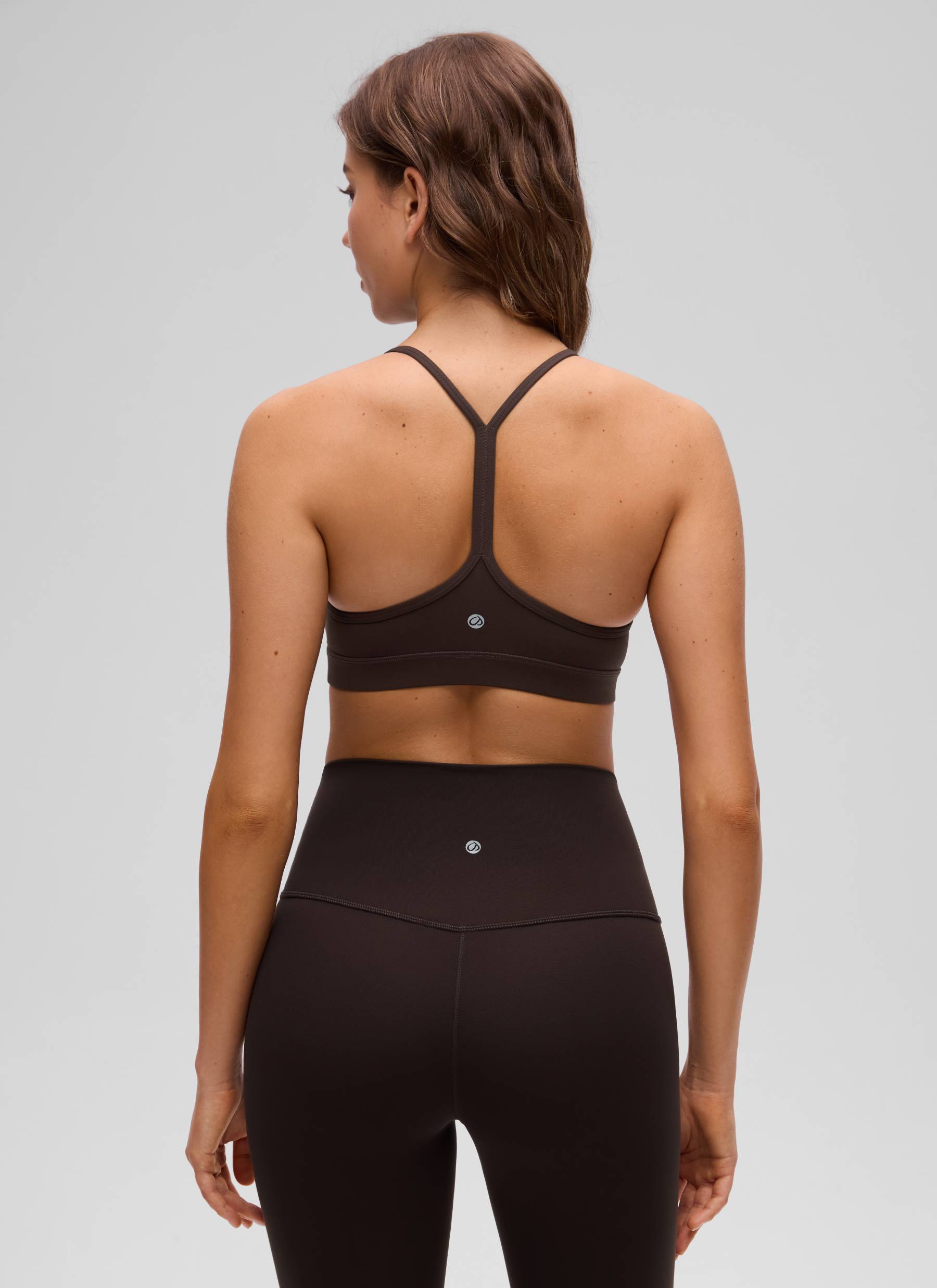 CRZ YOGA Damen Butterluxe Y-Rücken Racerback Sport BH Heißes Fudge-Brown