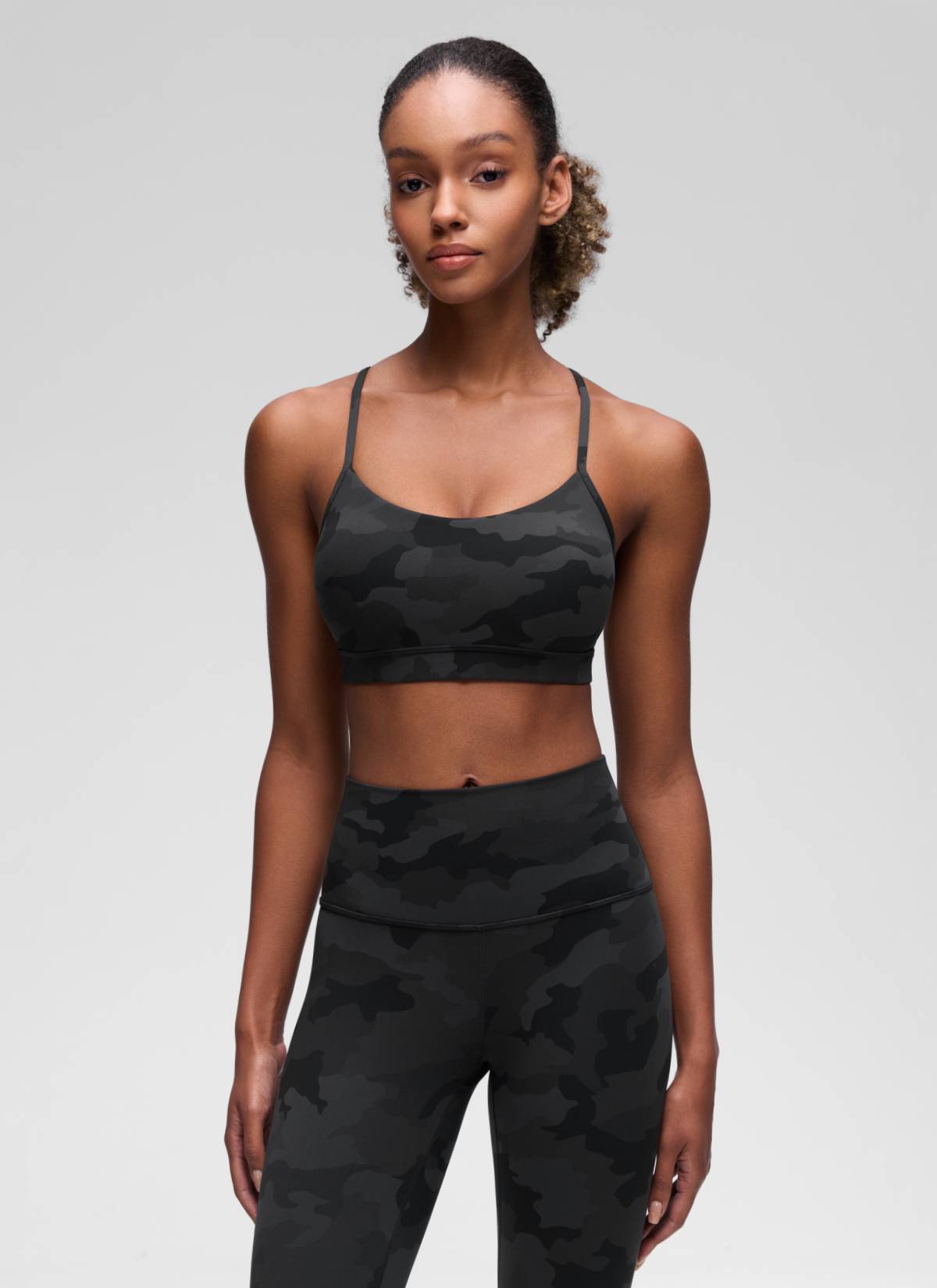 CRZ YOGA Damen Butterluxe Y-Rücken Racerback Sport BH Dunkelgraue Tarnung 2 @model_info:Patrica