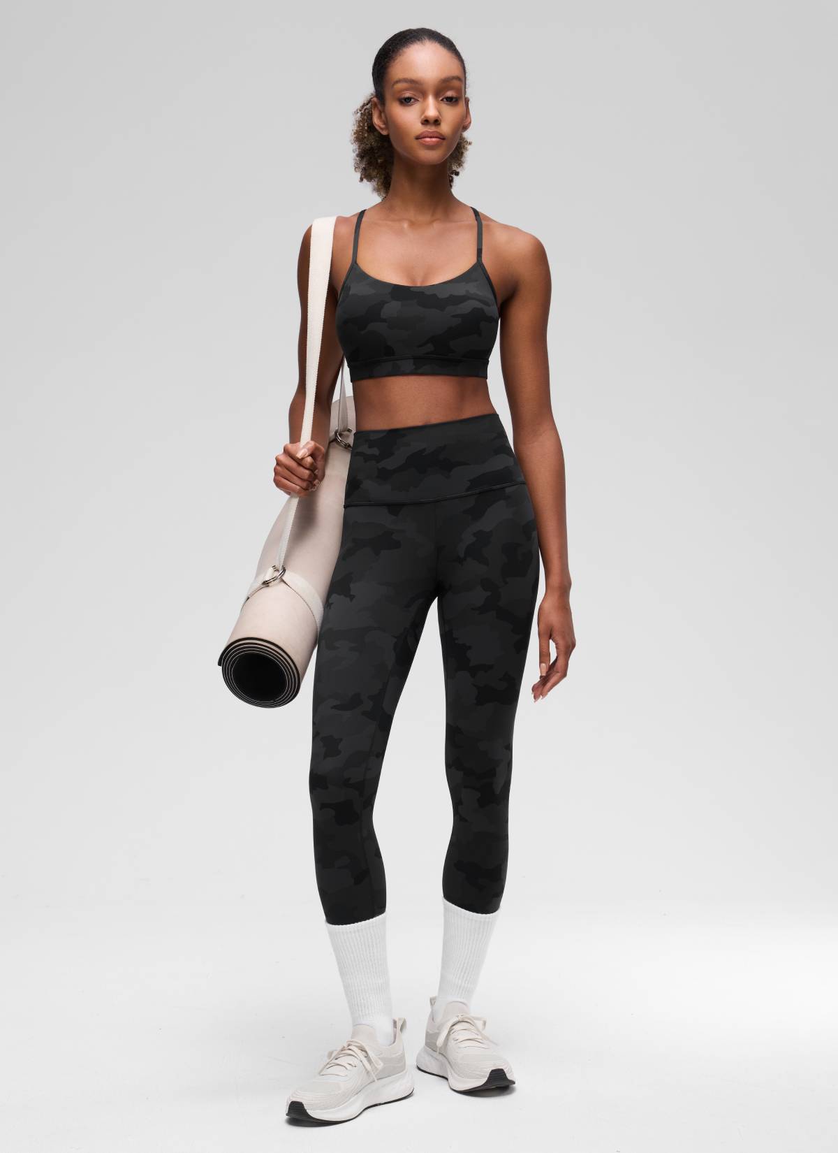 CRZ YOGA Damen Butterluxe Y-Rücken Racerback Sport BH Dunkelgraue Tarnung 2