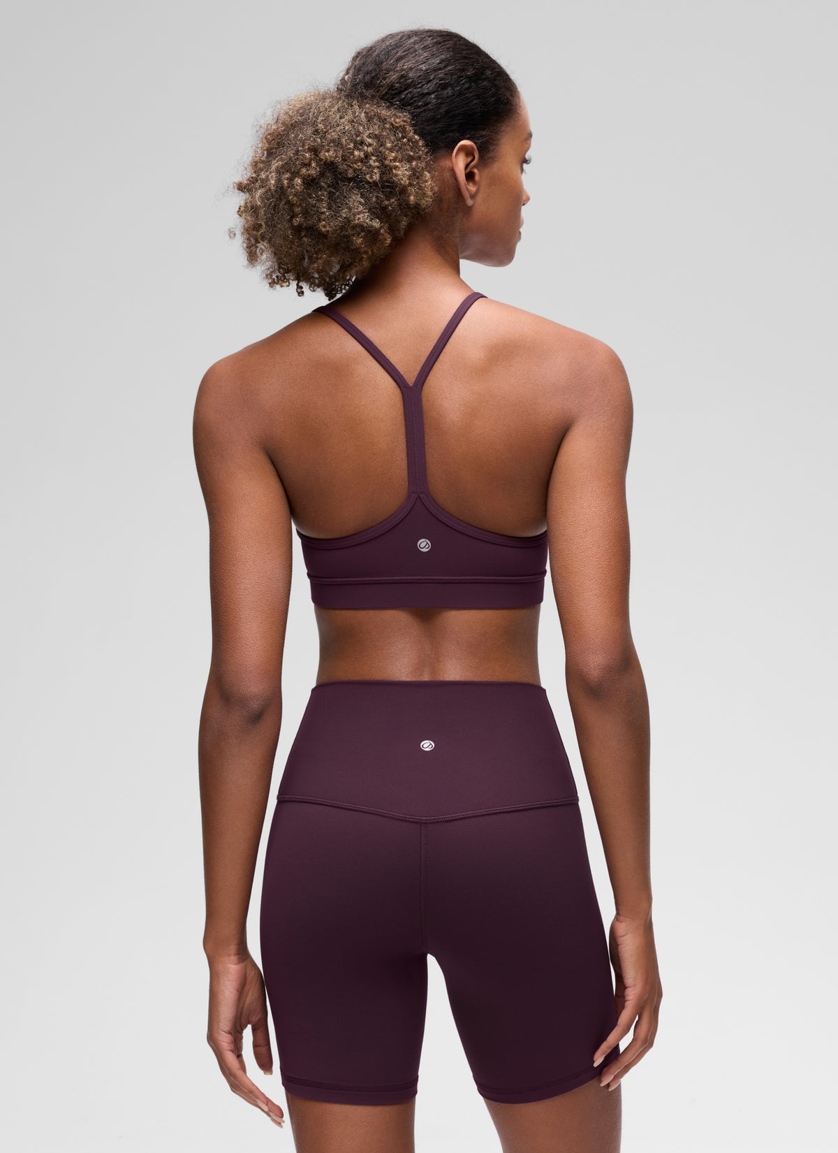 CRZ YOGA Damen Butterluxe Y-Rücken Racerback Sport BH Dunkellila @model_info:Patrica
