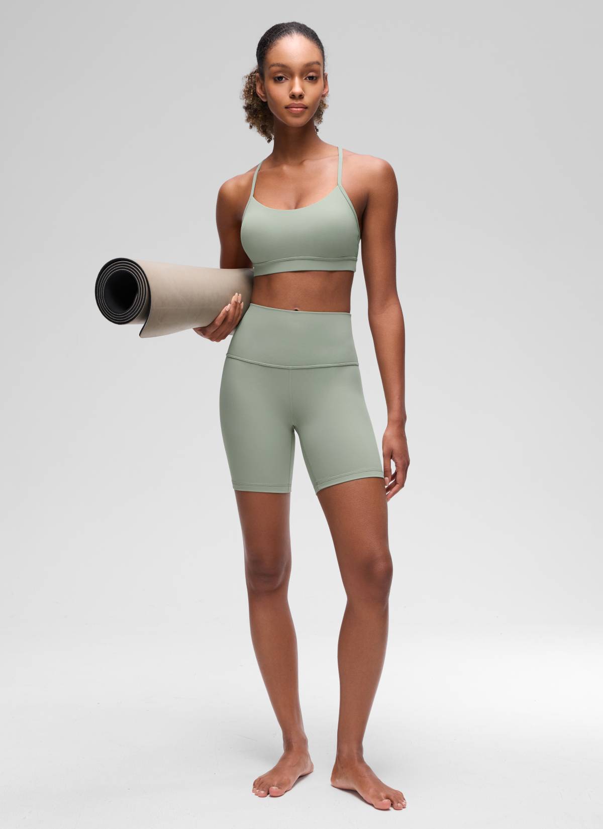 CRZ YOGA Damen Butterluxe Y-Rücken Racerback Sport BH Grüner Palmenhof @model_info:Patrica