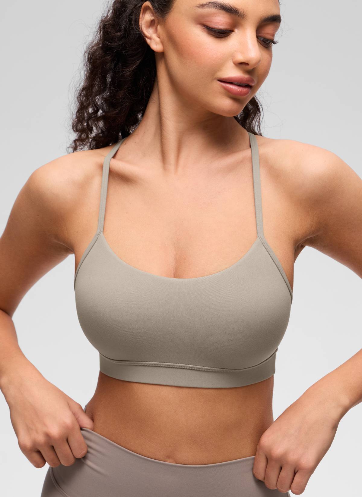 CRZ YOGA Damen Butterluxe Y-Rücken Racerback Sport BH Warmes Aschgrau