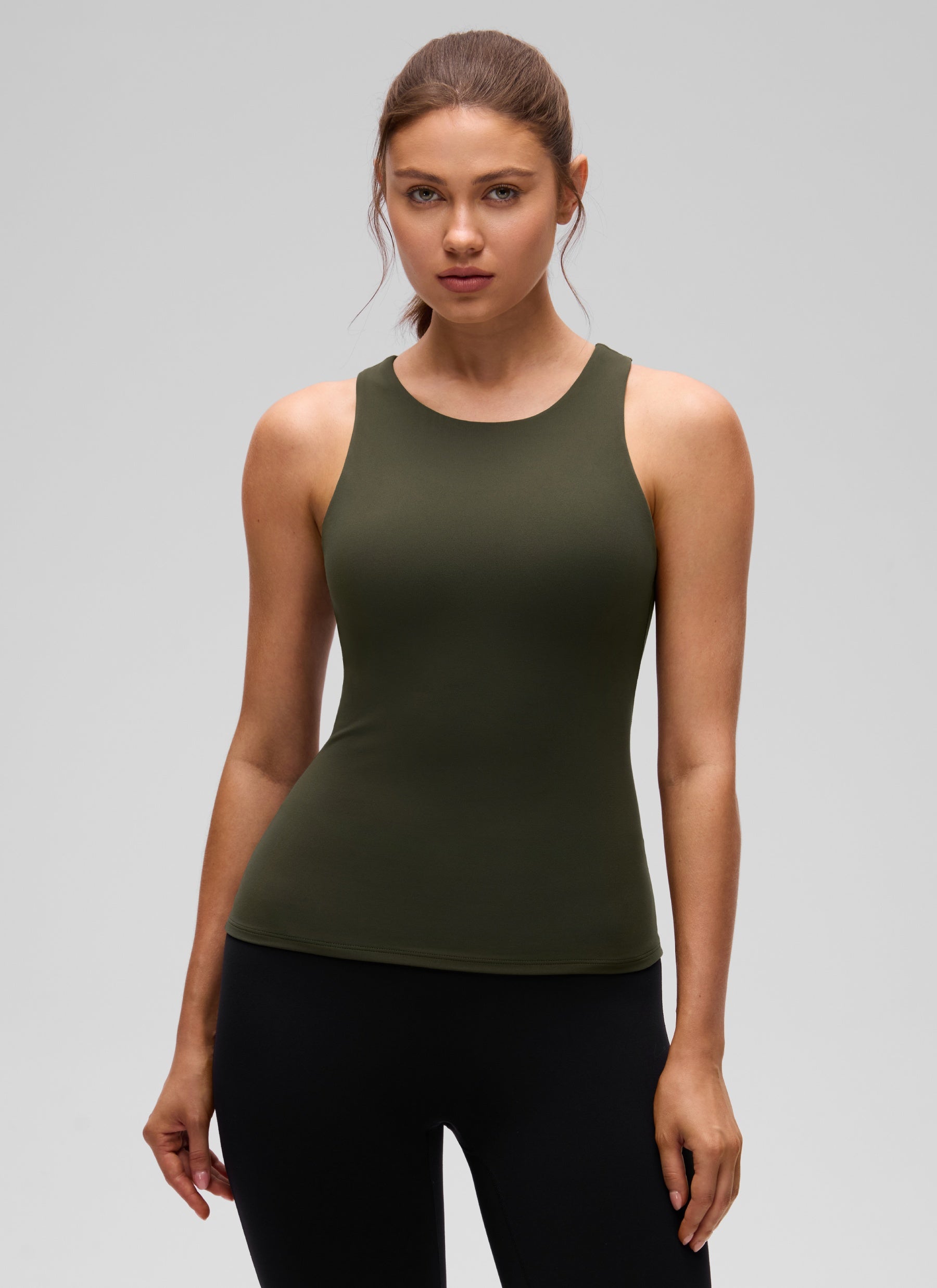 CRZ YOGA Damen Butterluxe Racerback Longline Gepolstert Tank Top Olivgrün