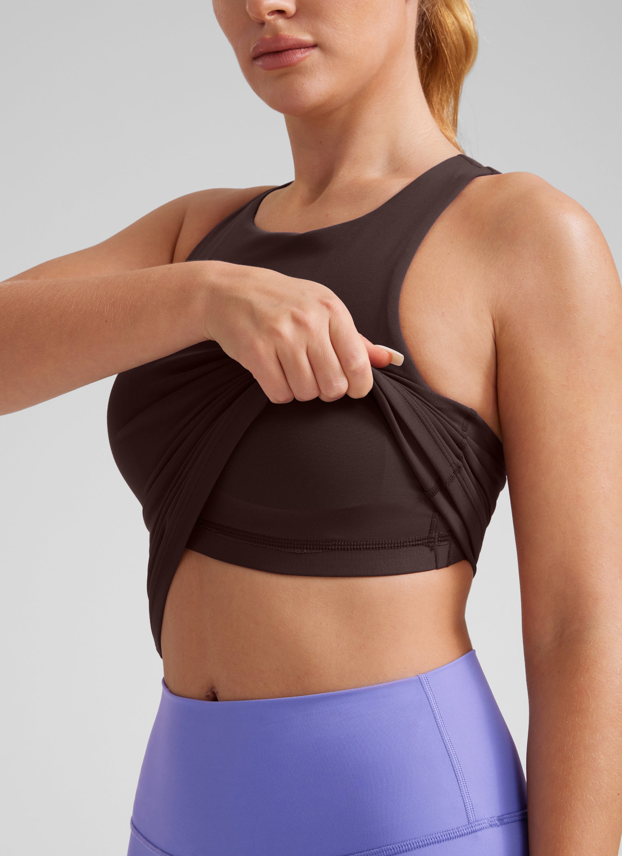 CRZ YOGA Damen Butterluxe Racerback Longline Gepolstert Tank Top Heißes Fudge-Brown