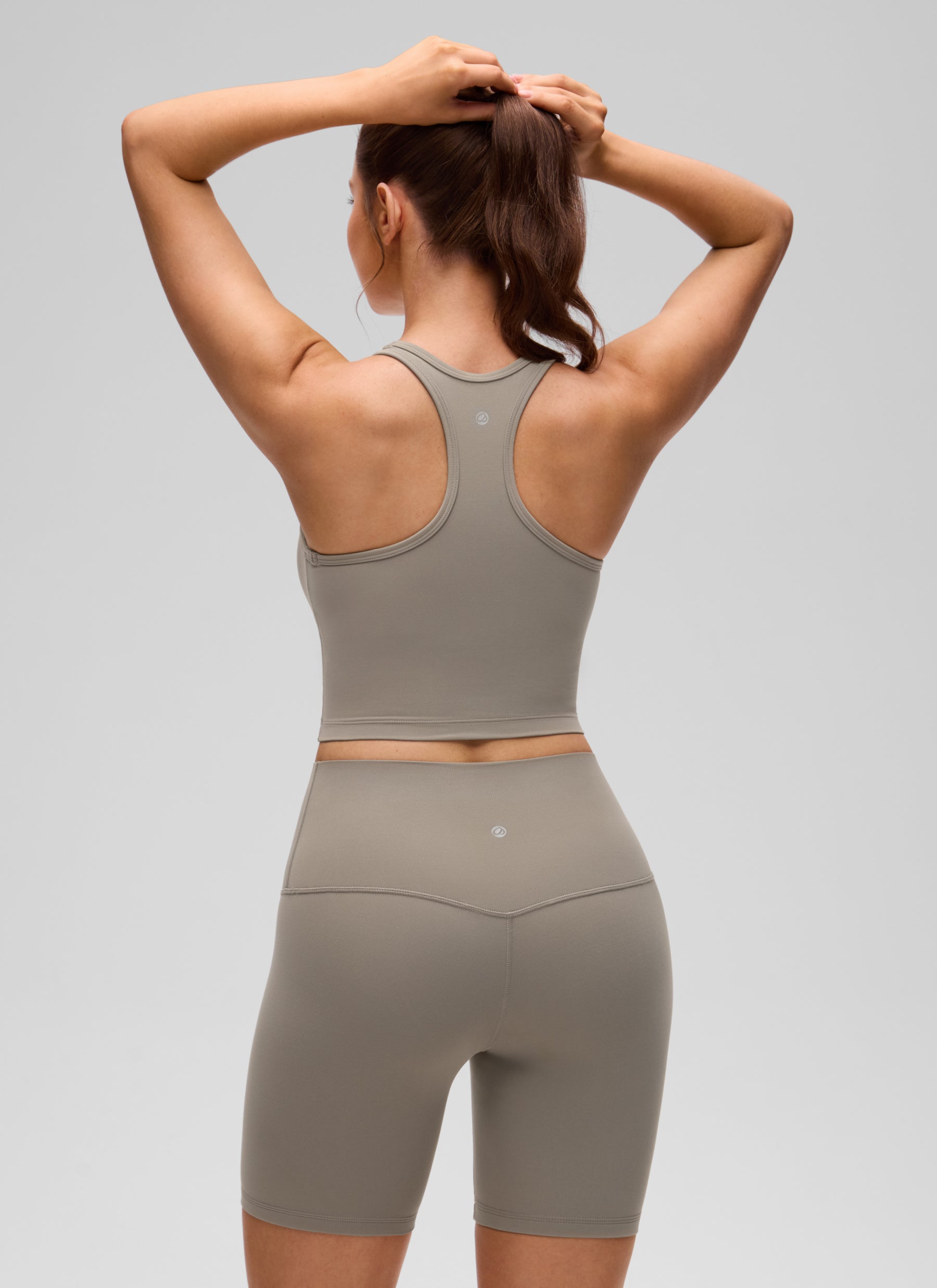 CRZ YOGA Damen Butterluxe Longline Racerback Tanktop Warmes Aschgrau