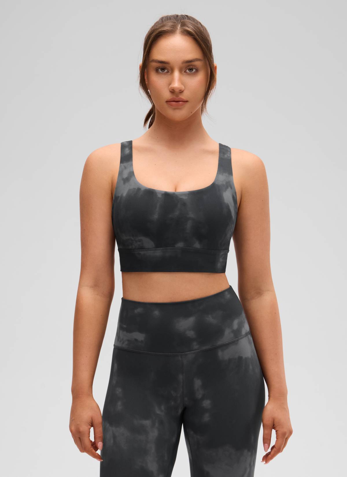 CRZ YOGA Damen Butterluxe U Back Ohne Buegel Longline Sport BH Grau Tie Dye Blumen