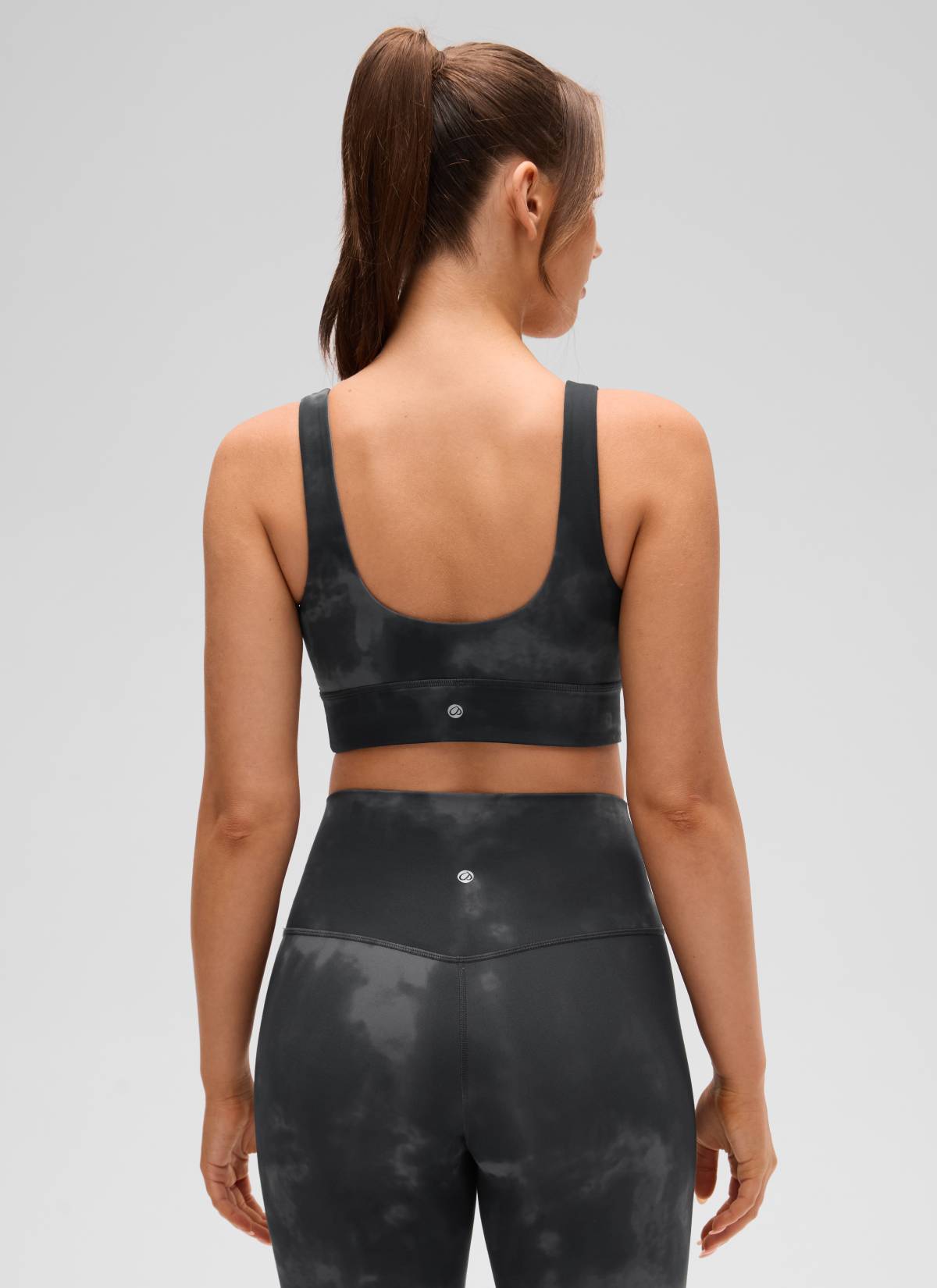 CRZ YOGA Damen Butterluxe U Back Ohne Buegel Longline Sport BH Grau Tie Dye Blumen