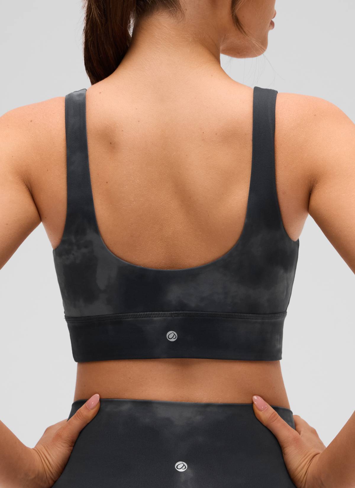 CRZ YOGA Damen Butterluxe U Back Ohne Buegel Longline Sport BH Grau Tie Dye Blumen