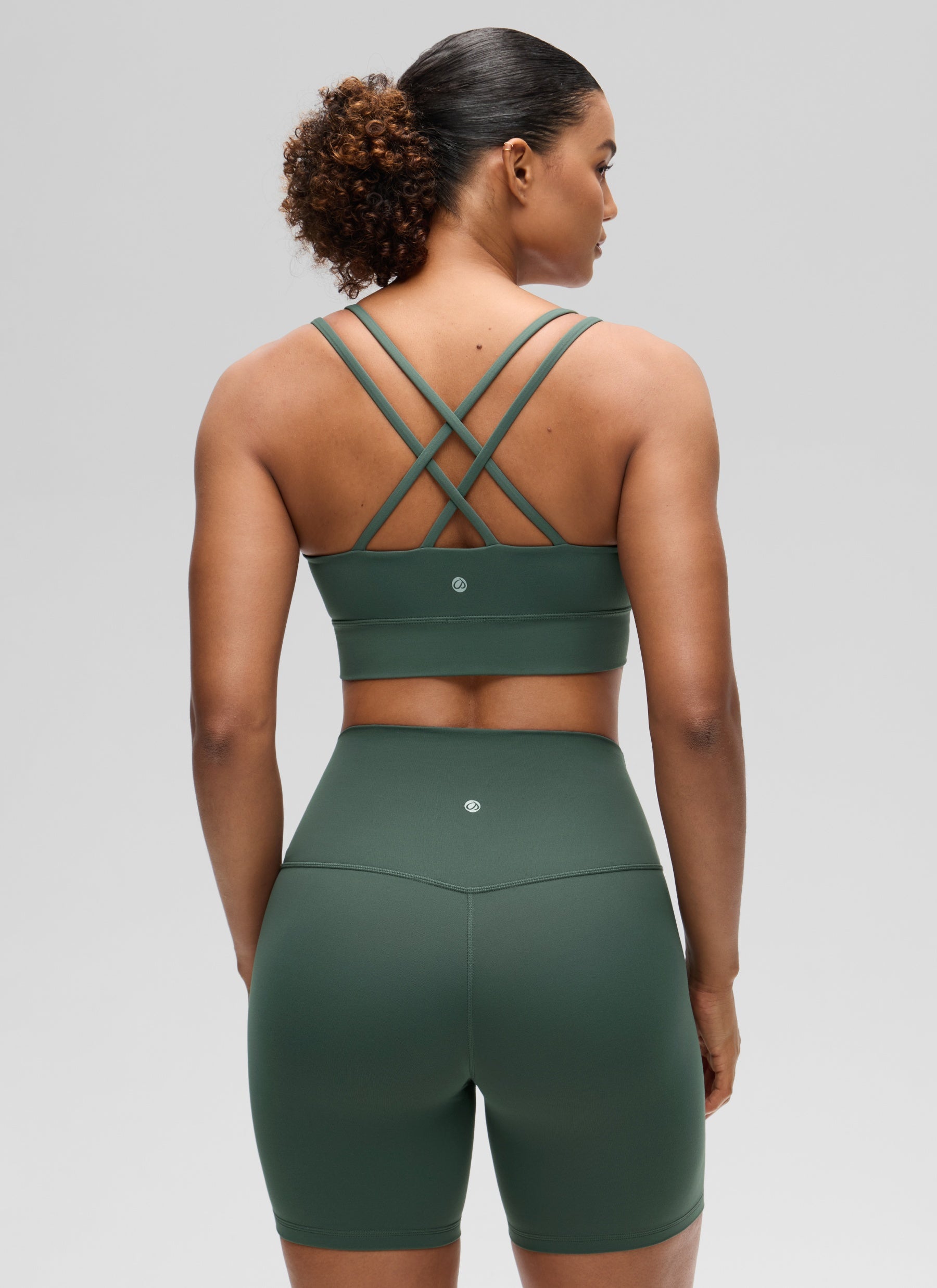 CRZ YOGA Damen Butterluxe Strappy Sport BH Ohne Bügel Dunkles Waldgrün
