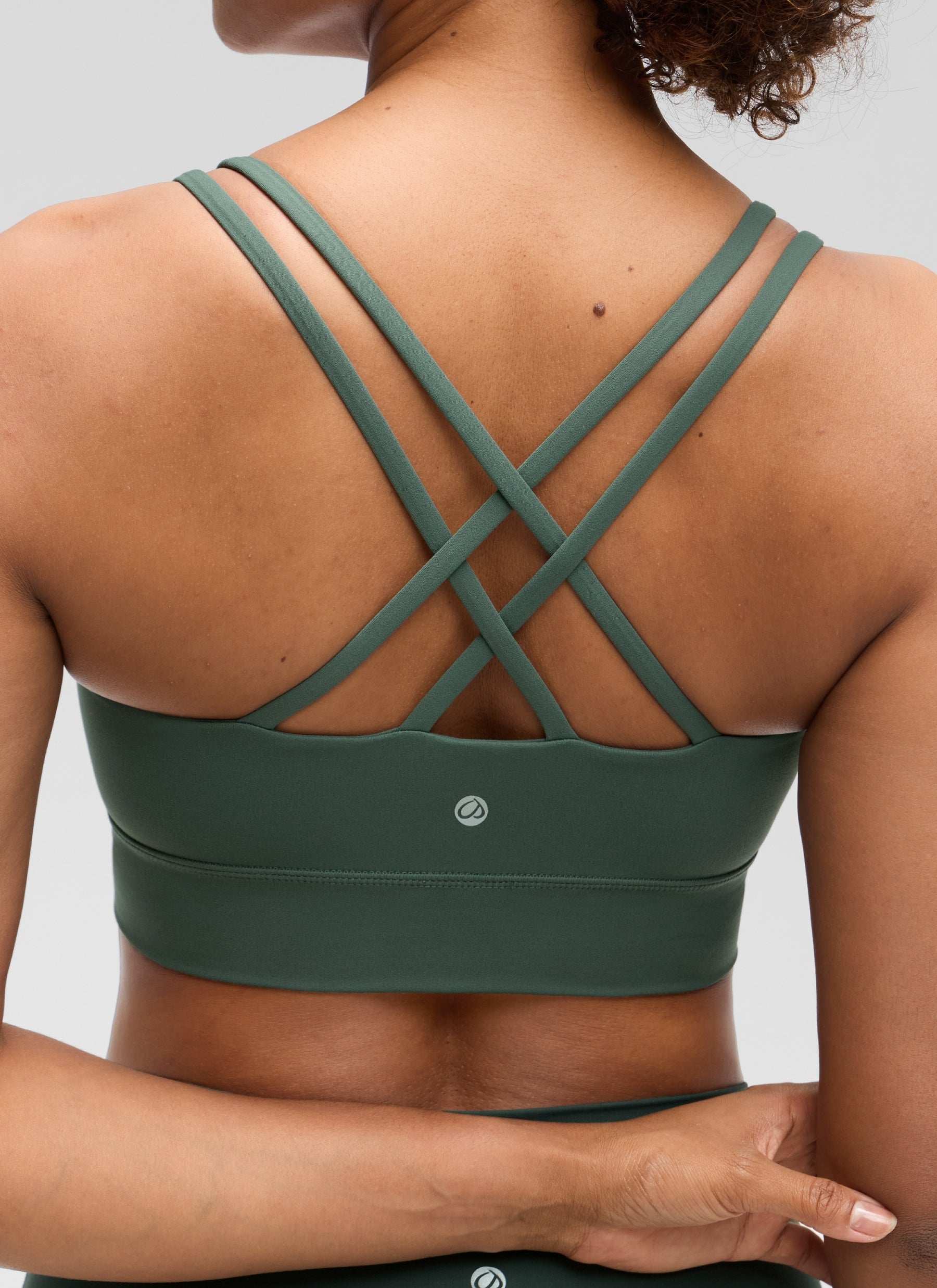 CRZ YOGA Damen Butterluxe Strappy Sport BH Ohne Bügel Dunkles Waldgrün