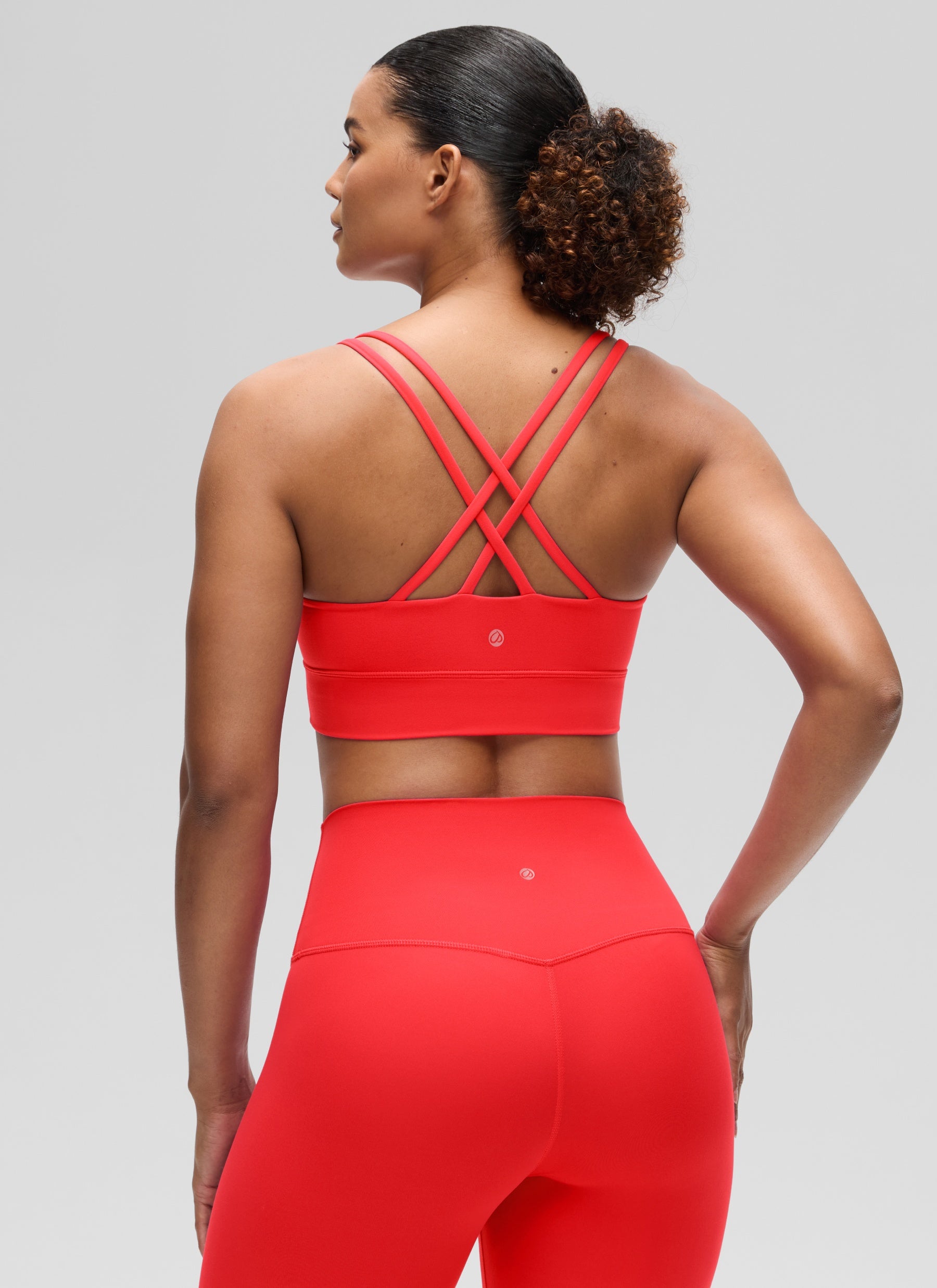 CRZ YOGA Damen Butterluxe Strappy Sport BH Ohne Bügel Tiefrot
