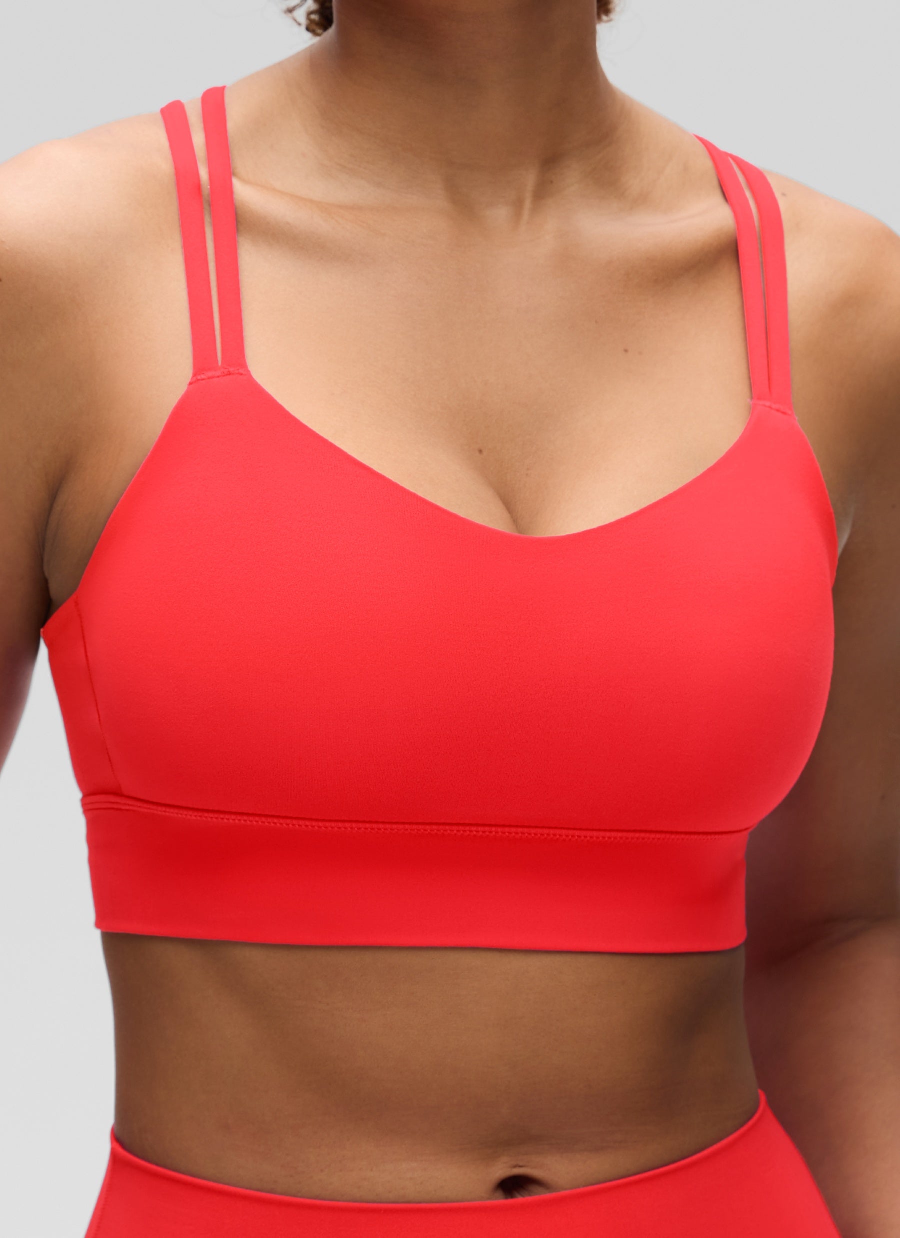 CRZ YOGA Damen Butterluxe Strappy Sport BH Ohne Bügel Tiefrot