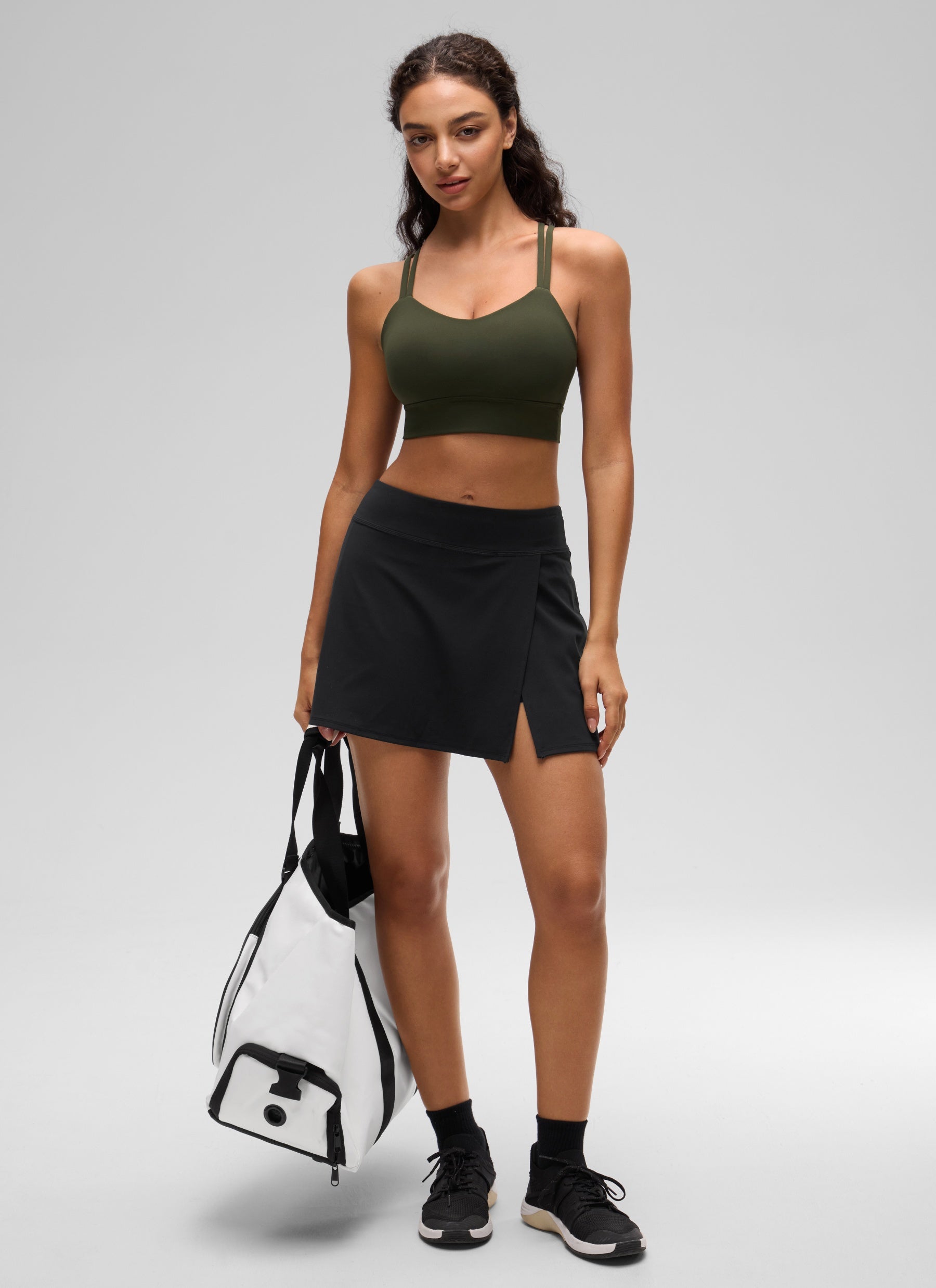 CRZ YOGA Damen Butterluxe Strappy Sport BH Ohne Bügel Olivgrün