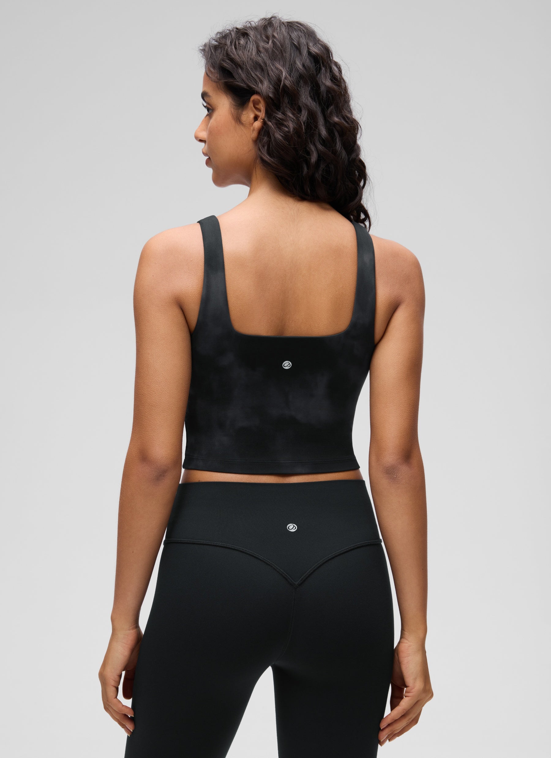 CRZ YOGA Damen Butterluxe Gepolstert Ohne Bügel Sport BH Schwarze Tie-Dye-Blumen
