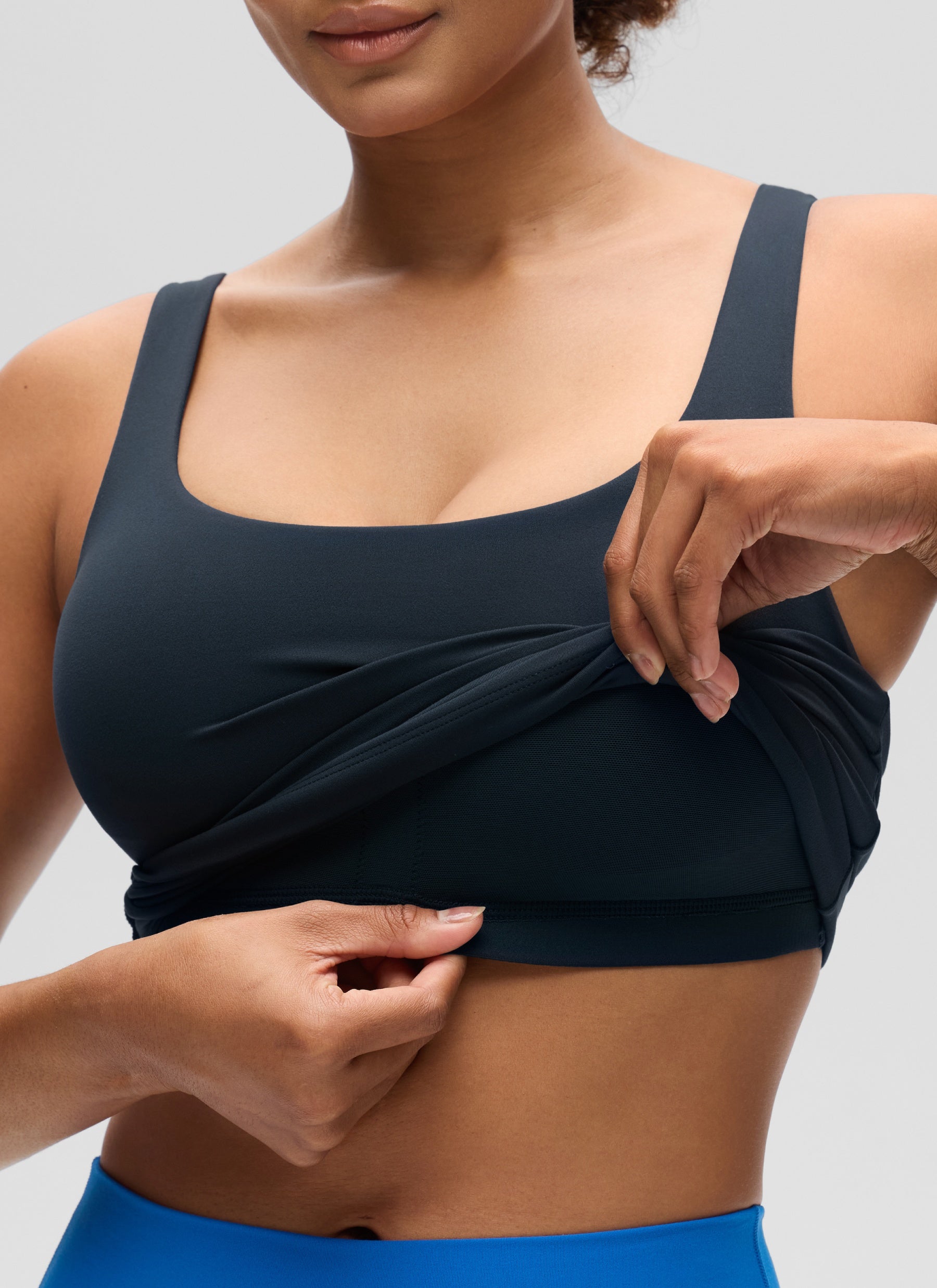CRZ YOGA Damen Butterluxe Sport Tank Tops mit Integriertem BH Echte Marine