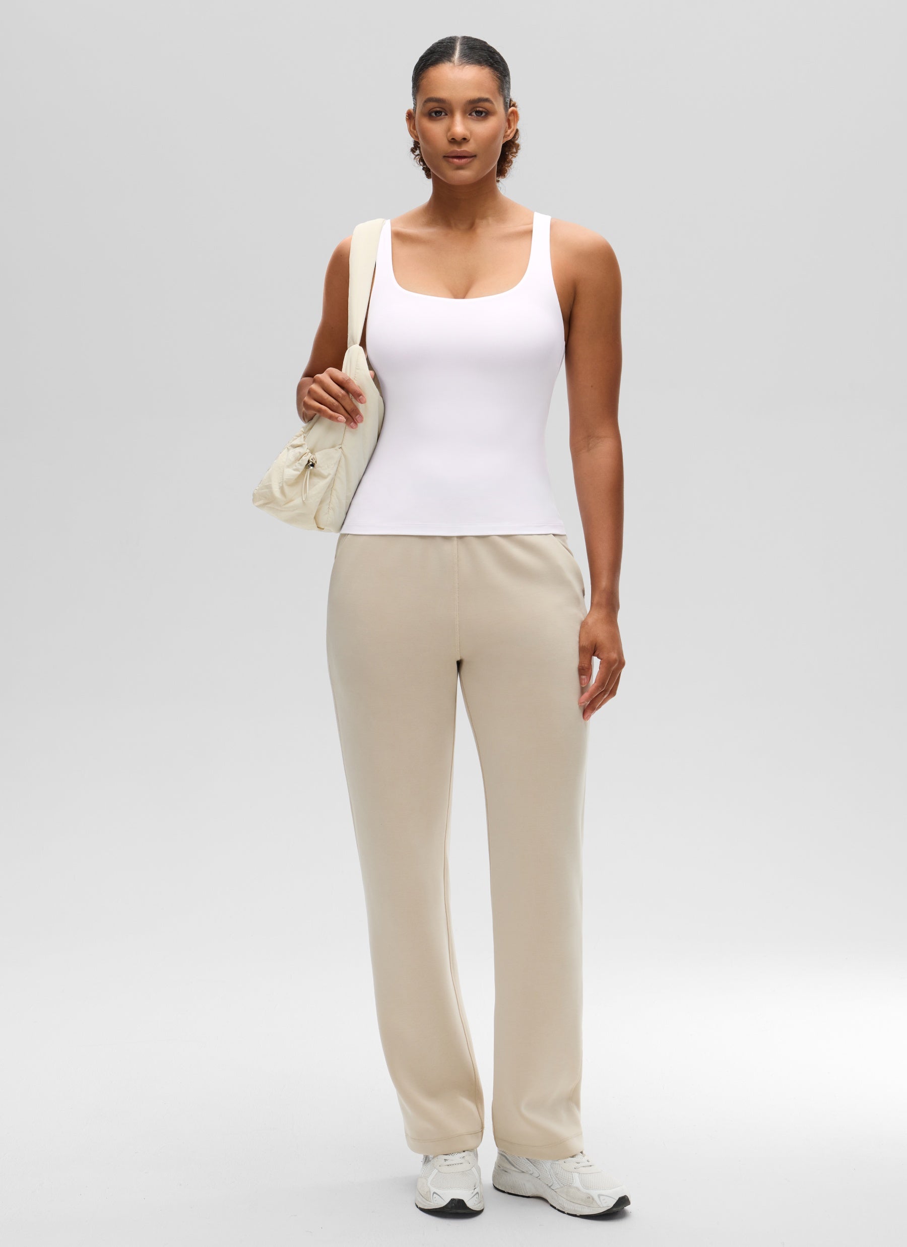 CRZ YOGA Damen Butterluxe Sport Tank Tops mit Integriertem BH Weiss
