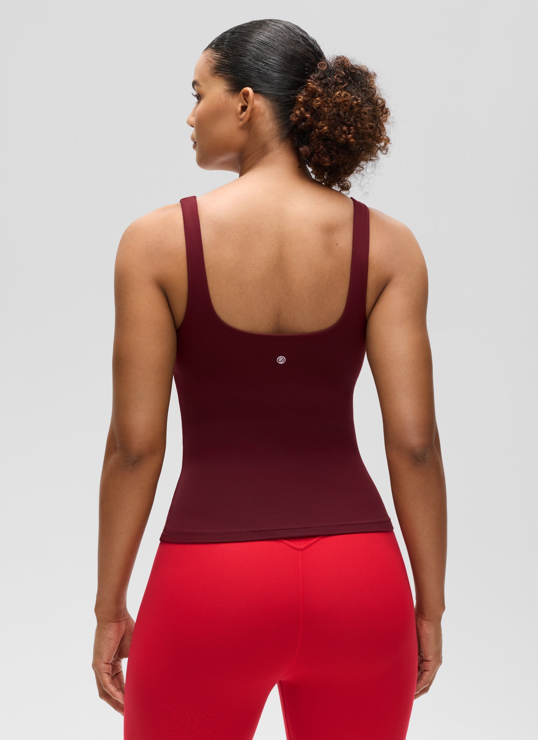 CRZ YOGA Damen Butterluxe Sport Tank Tops mit Integriertem BH Roter Merlot