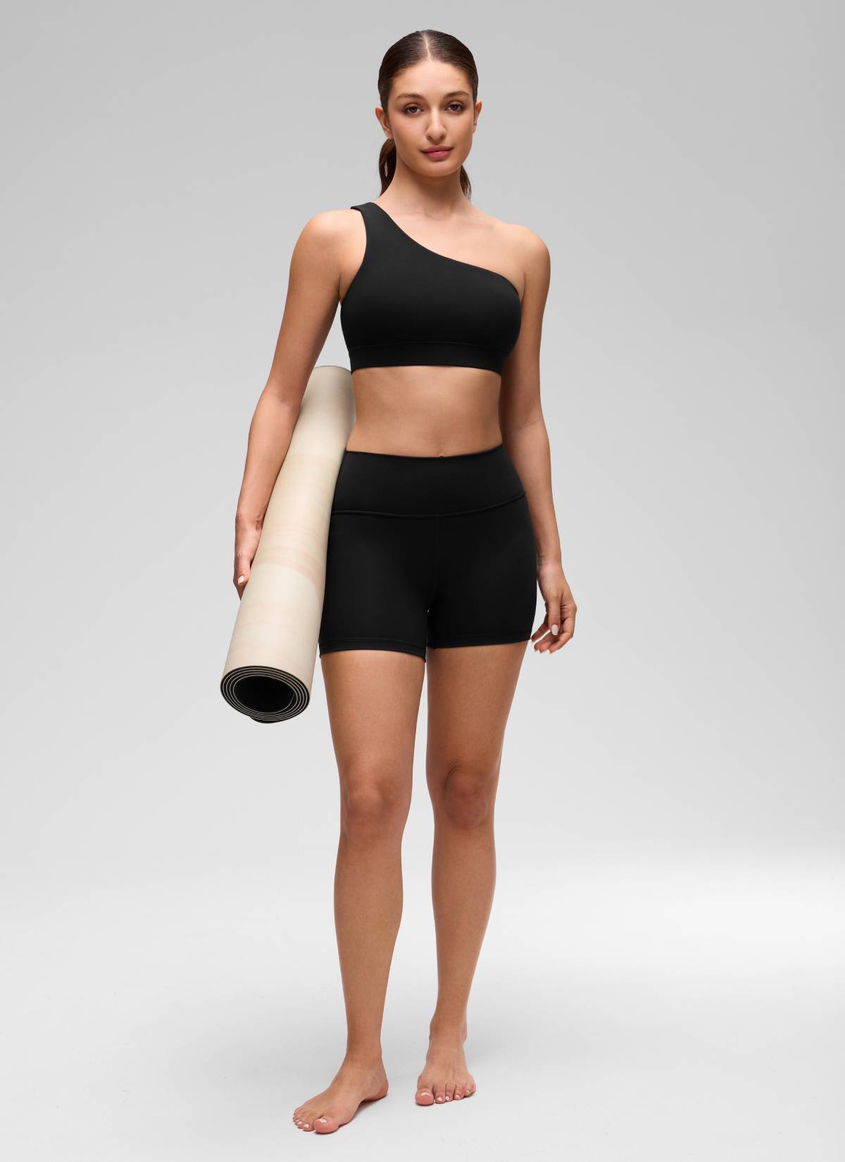 CRZ YOGA Butterluxe Womens One Shoulder Sports Bra Asymmetrical Padded Schwarz