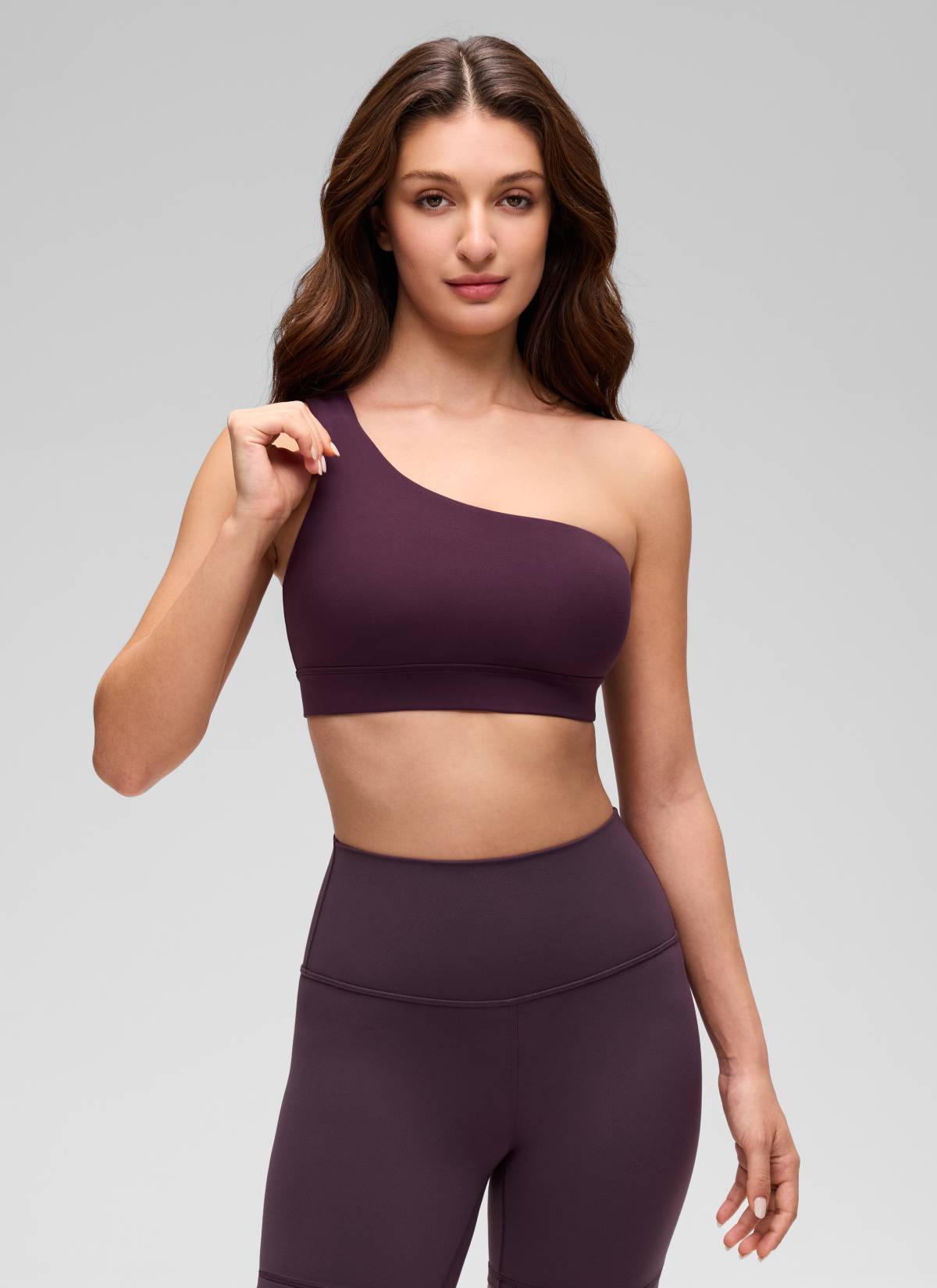 CRZ YOGA Butterluxe Womens One Shoulder Sports Bra Asymmetrical Padded Dunkellila