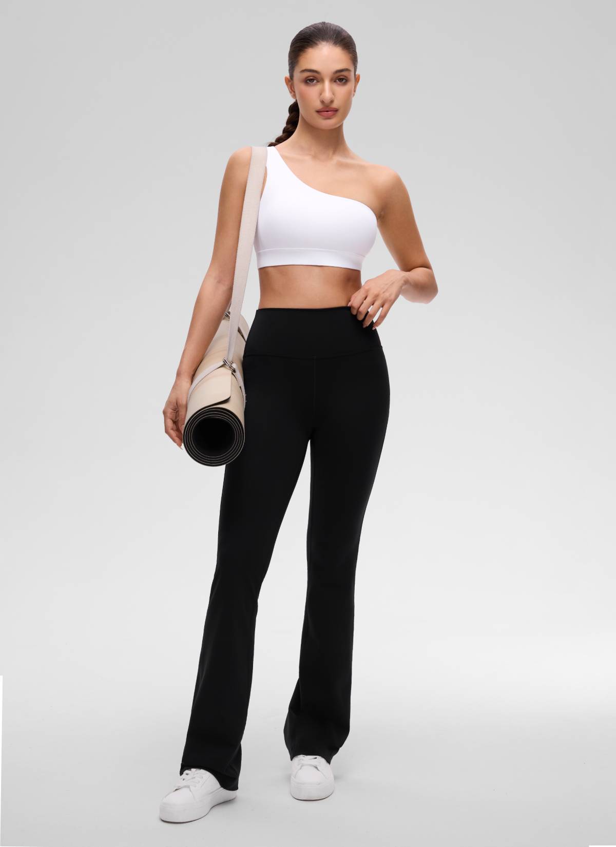 CRZ YOGA Butterluxe Womens One Shoulder Sports Bra Asymmetrical Padded Weiss