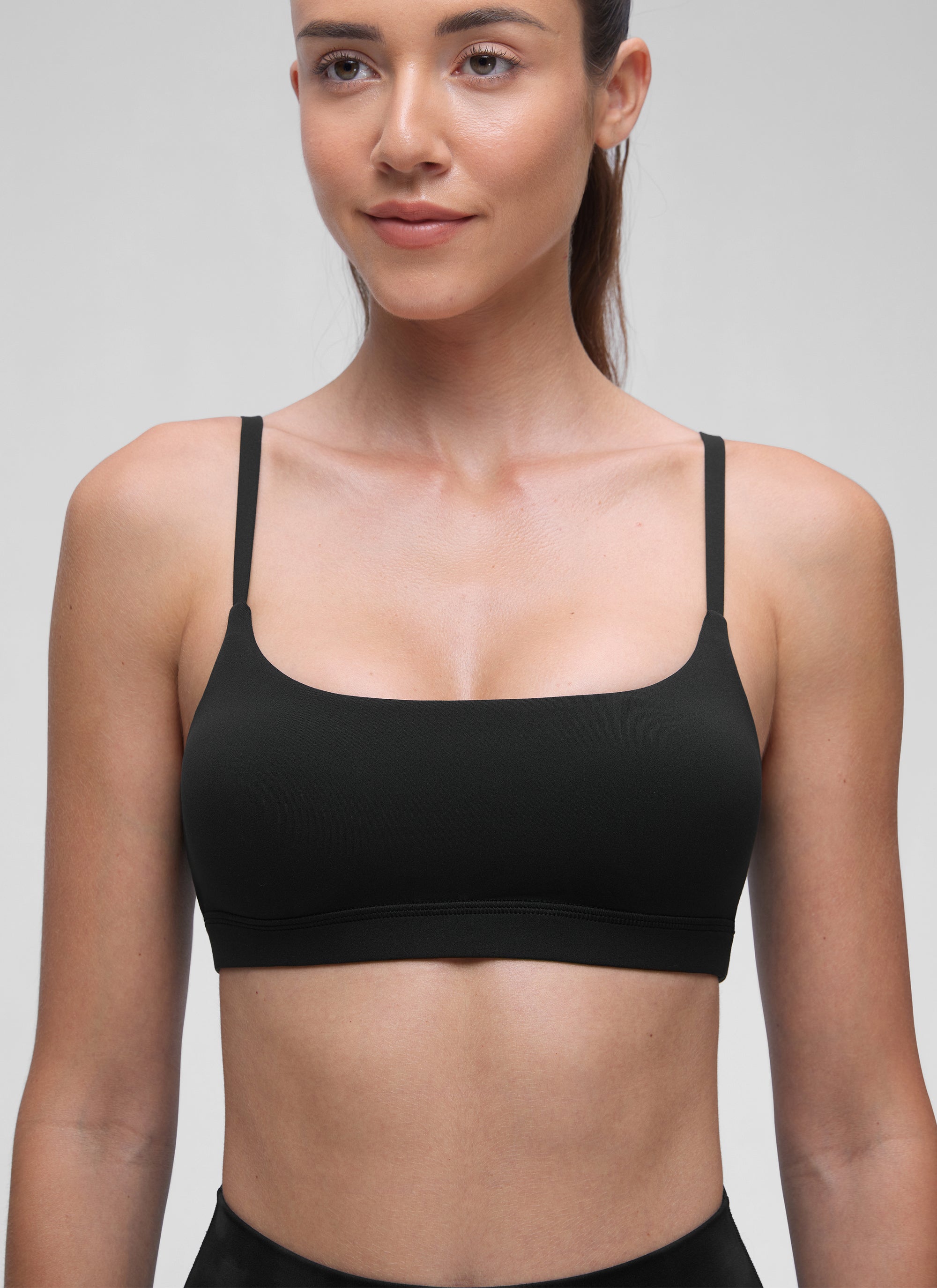 CRZ YOGA Butterluxe Damen Verstellbar Spaghetti Träger Sport BH Schwarz
