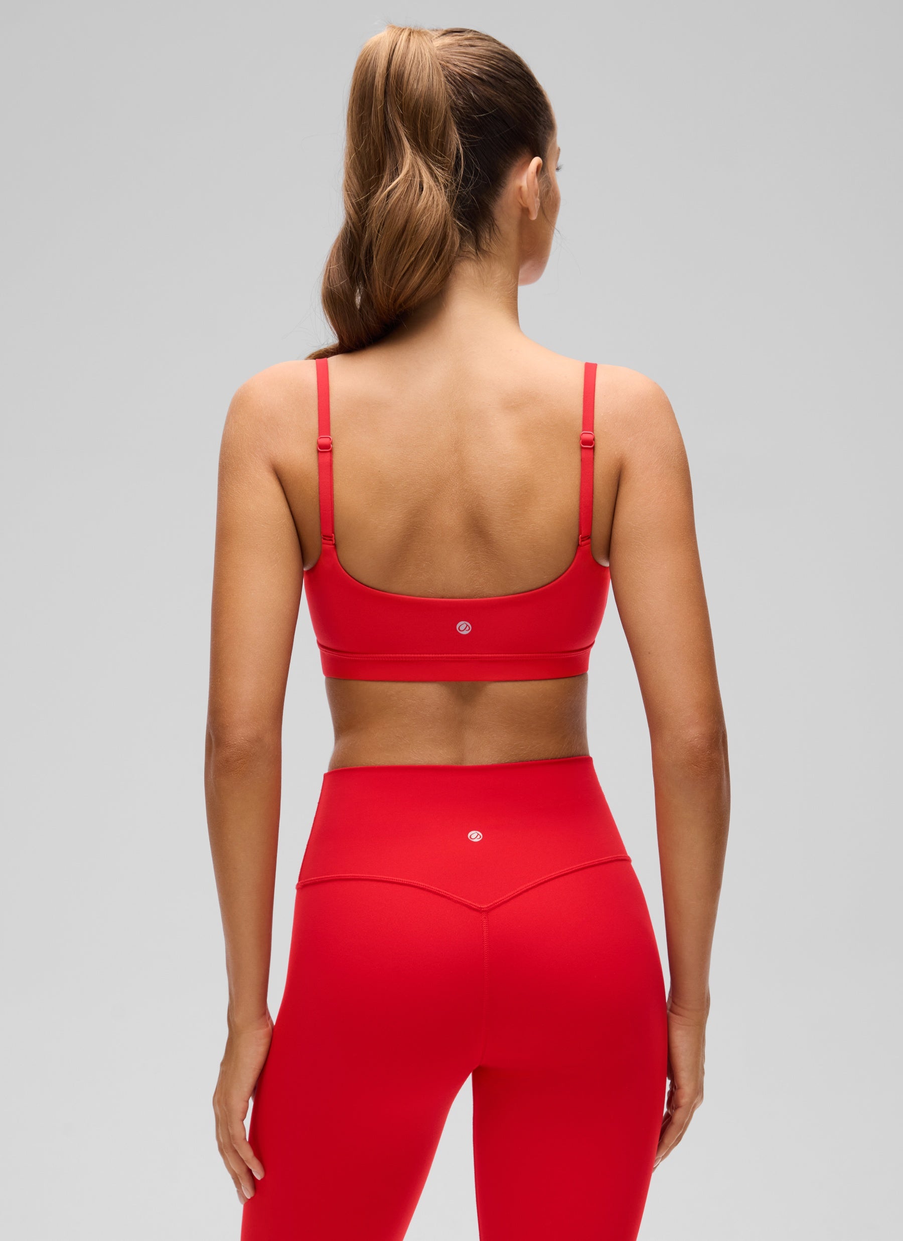 CRZ YOGA Butterluxe Damen Verstellbar Spaghetti Träger Sport BH Tiefrot