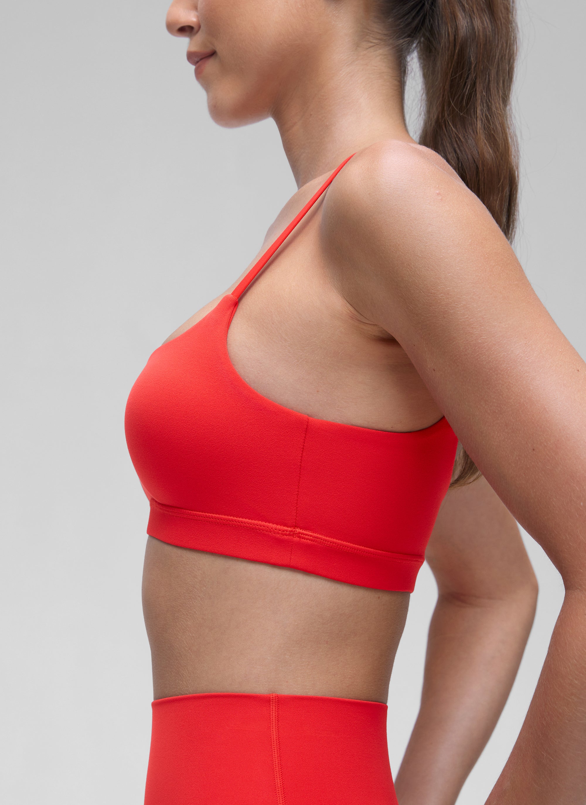 CRZ YOGA Butterluxe Damen Verstellbar Spaghetti Träger Sport BH Tiefrot