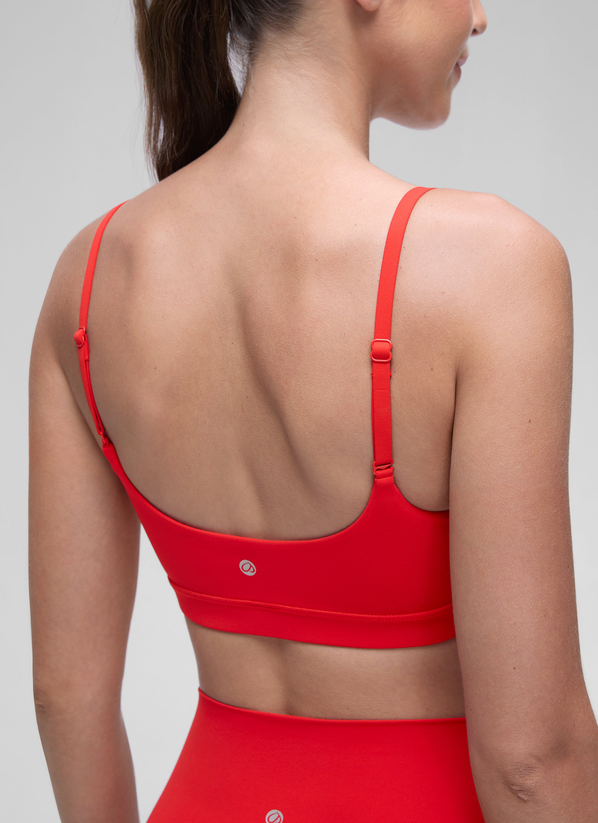 CRZ YOGA Butterluxe Damen Verstellbar Spaghetti Träger Sport BH Tiefrot