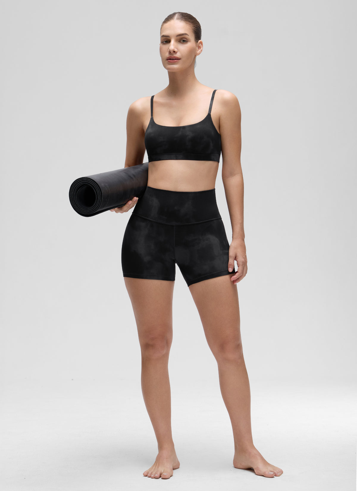 CRZ YOGA Butterluxe Damen Verstellbar Spaghetti Träger Sport BH Schwarze Tie-Dye-Blumen