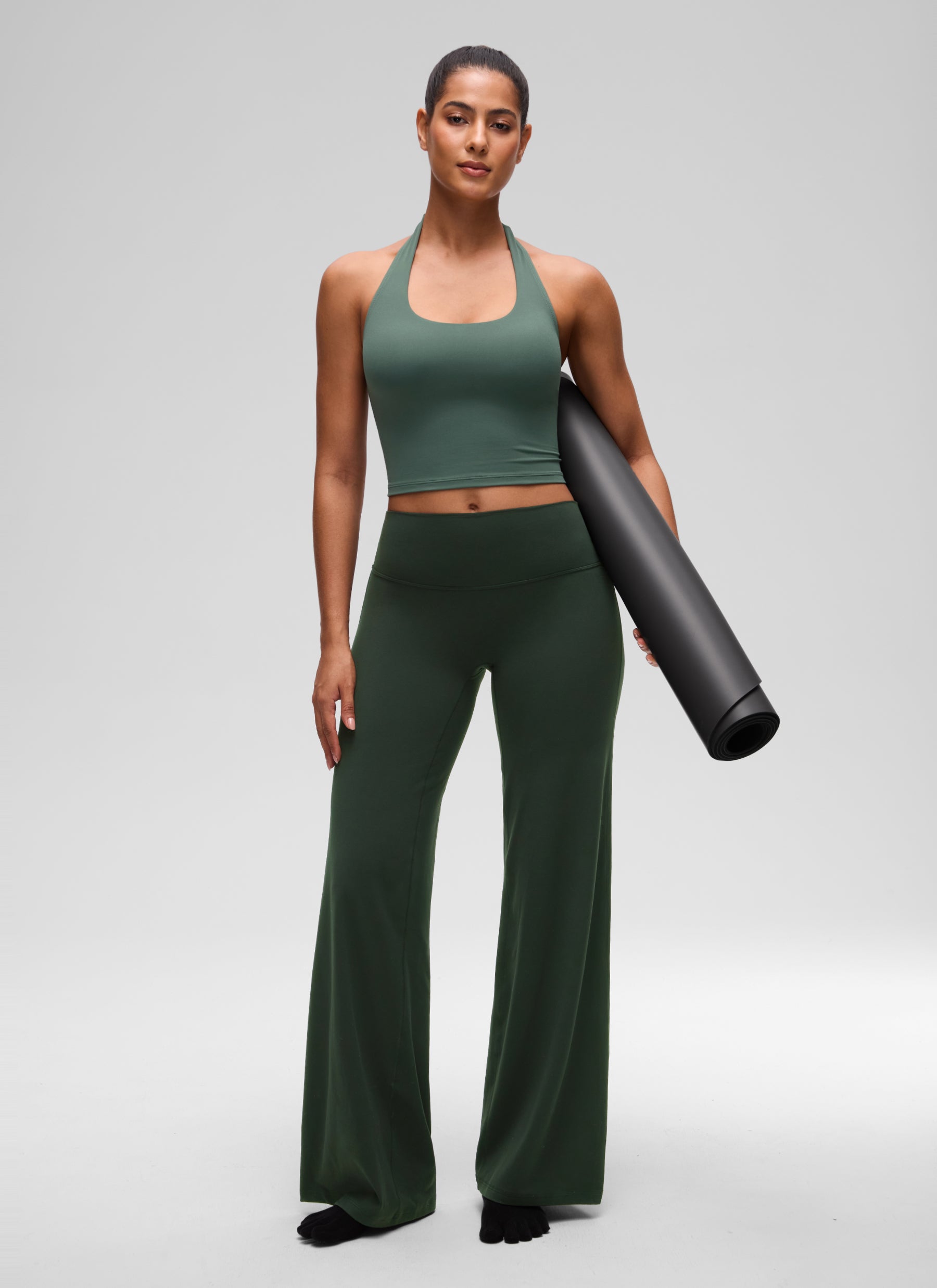 CRZ YOGA Butterluxe Damen Neckholder Rückenfrei Sport BH Ohne Bügel Dunkles Waldgrün @model_info:C
