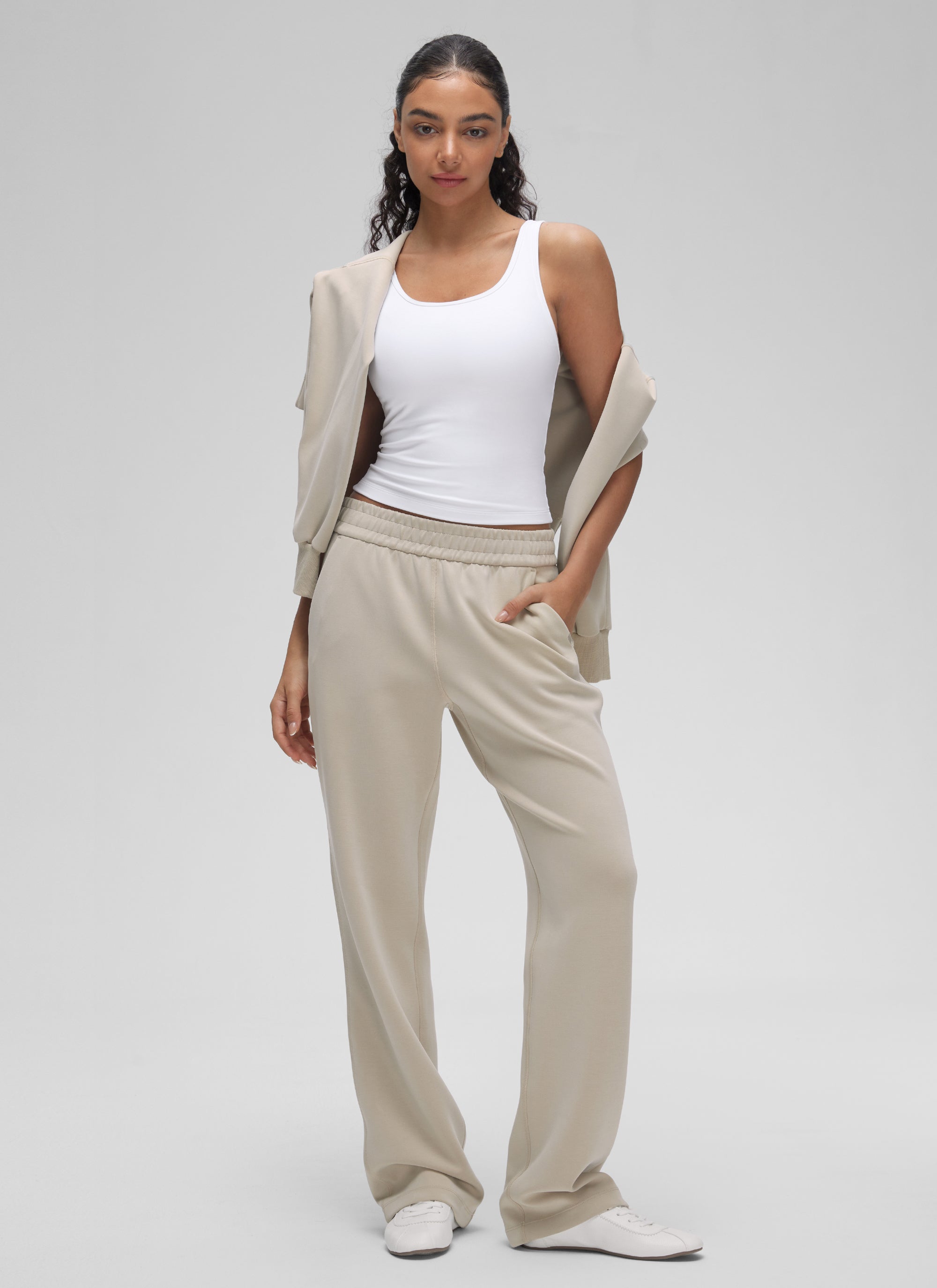 CRZ YOGA Damen Butterluxe Ärmellose Doppelte Gefütterte Tanktop Weiss