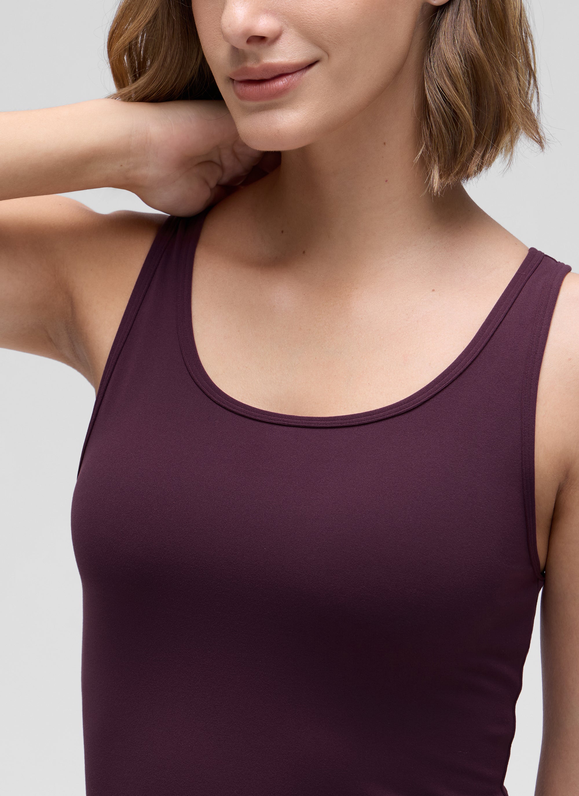 CRZ YOGA Damen Butterluxe Ärmellose Doppelte Gefütterte Tanktop Dunkellila