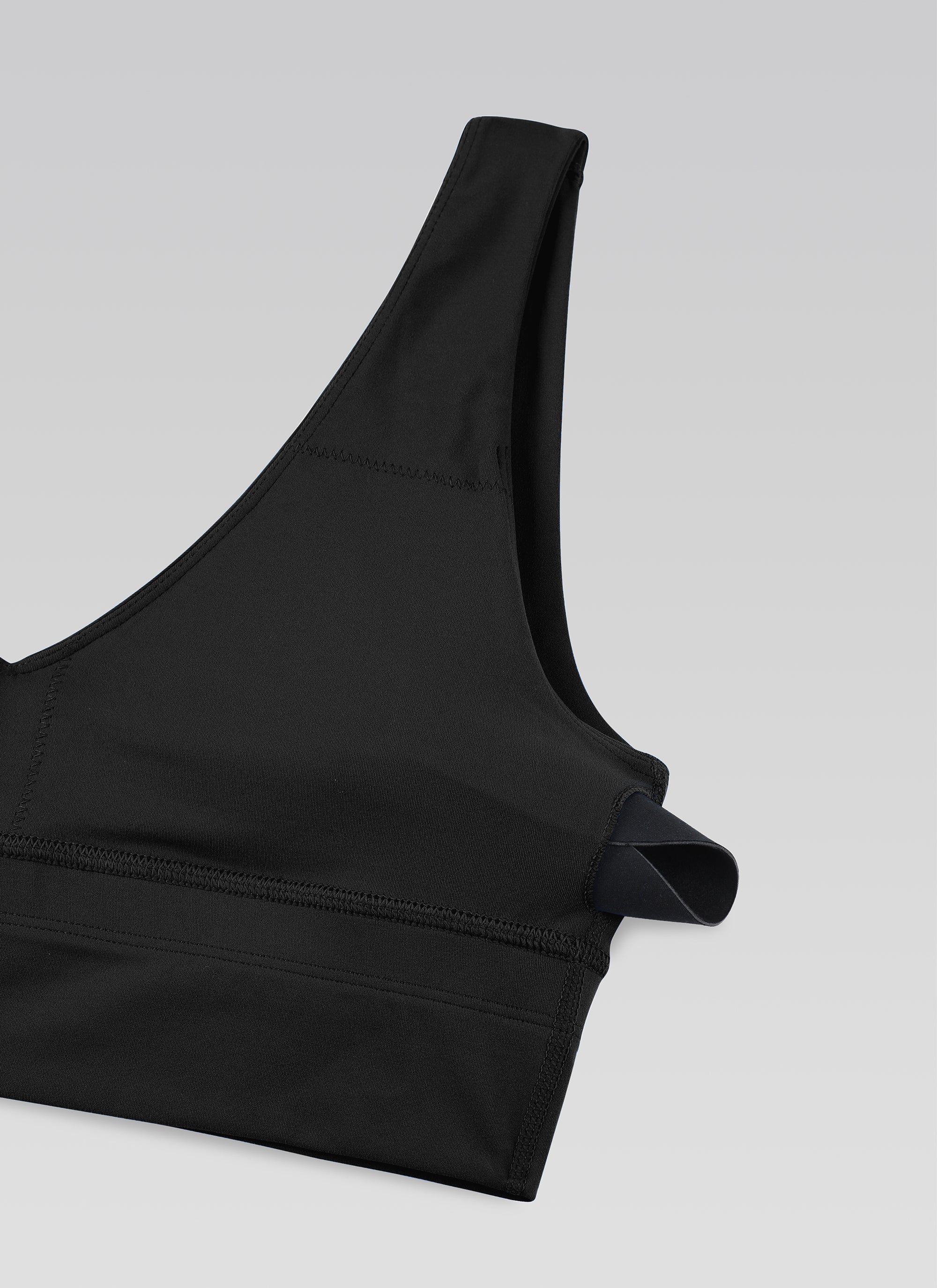CRZ YOGA Butterluxe Damen V-Ausschnitt Gepolstert U-Rücken Sport-BH Schwarz