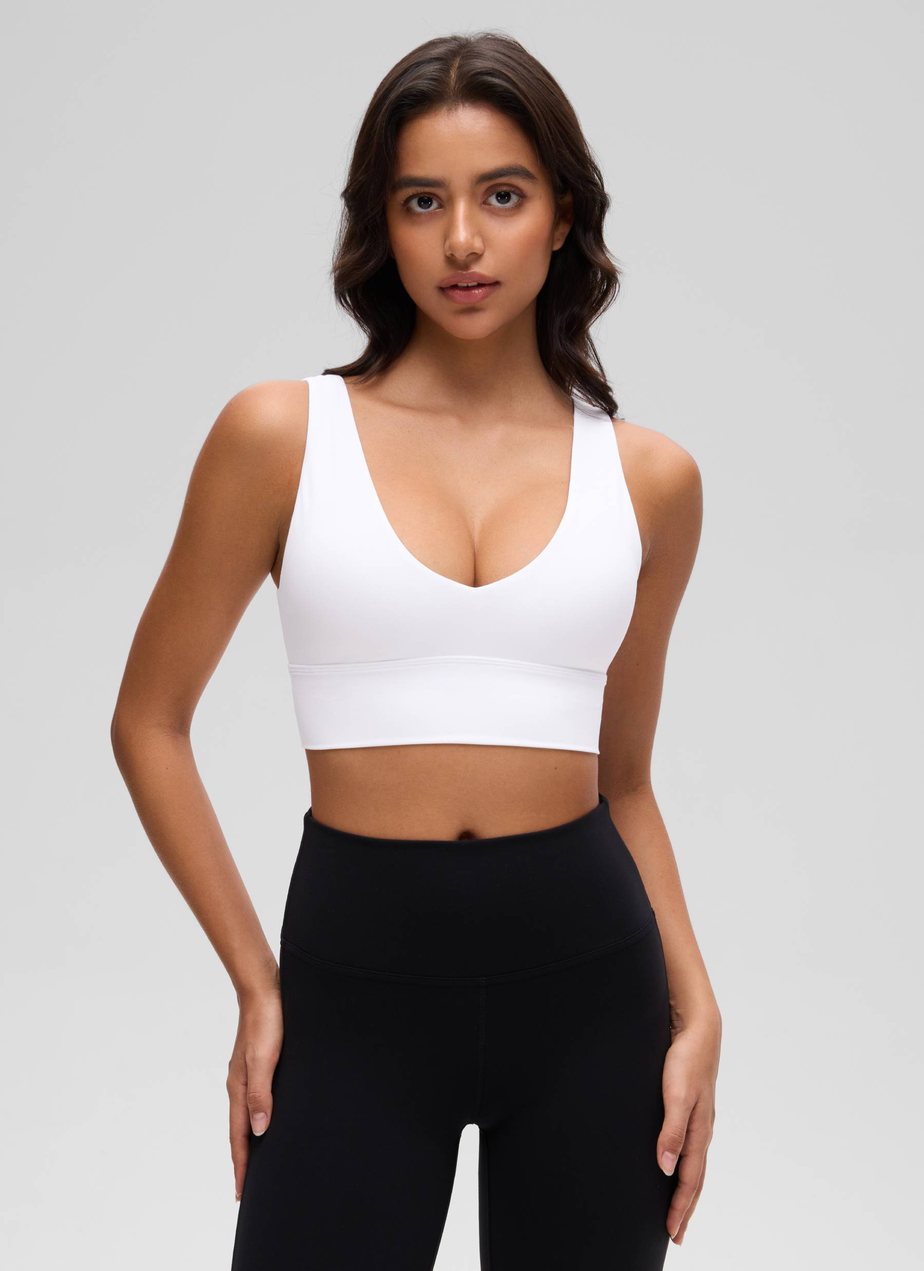 CRZ YOGA Butterluxe Damen V-Ausschnitt Gepolstert U-Rücken Sport-BH Weiss