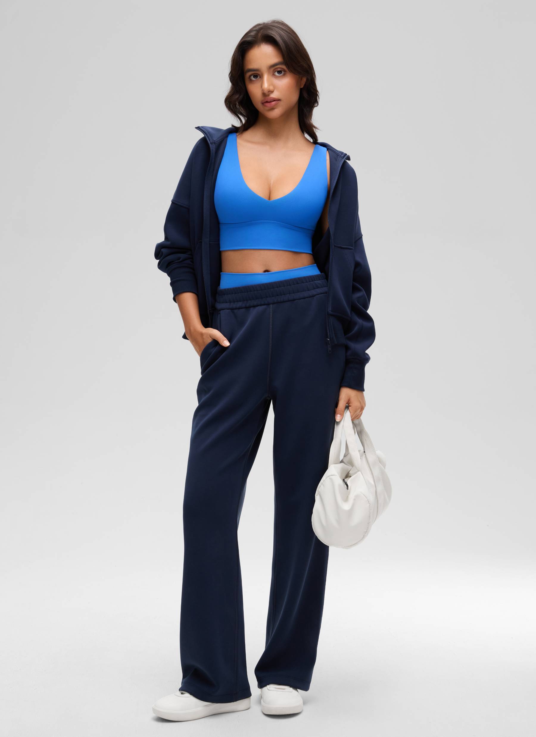 CRZ YOGA Butterluxe Damen V-Ausschnitt Gepolstert U-Rücken Sport-BH Funkelndes Blau