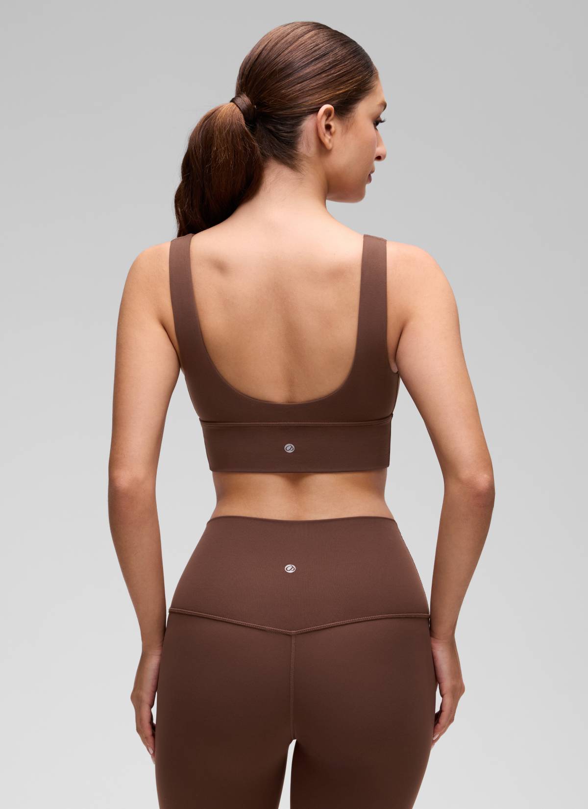 CRZ YOGA Butterluxe Damen V-Ausschnitt Gepolstert U-Rücken Sport-BH Kaffeebraun