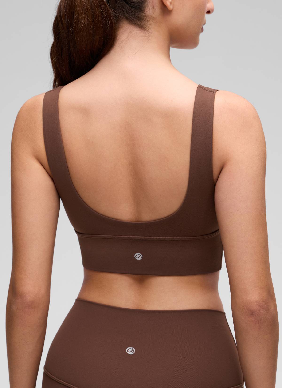 CRZ YOGA Butterluxe Damen V-Ausschnitt Gepolstert U-Rücken Sport-BH Kaffeebraun