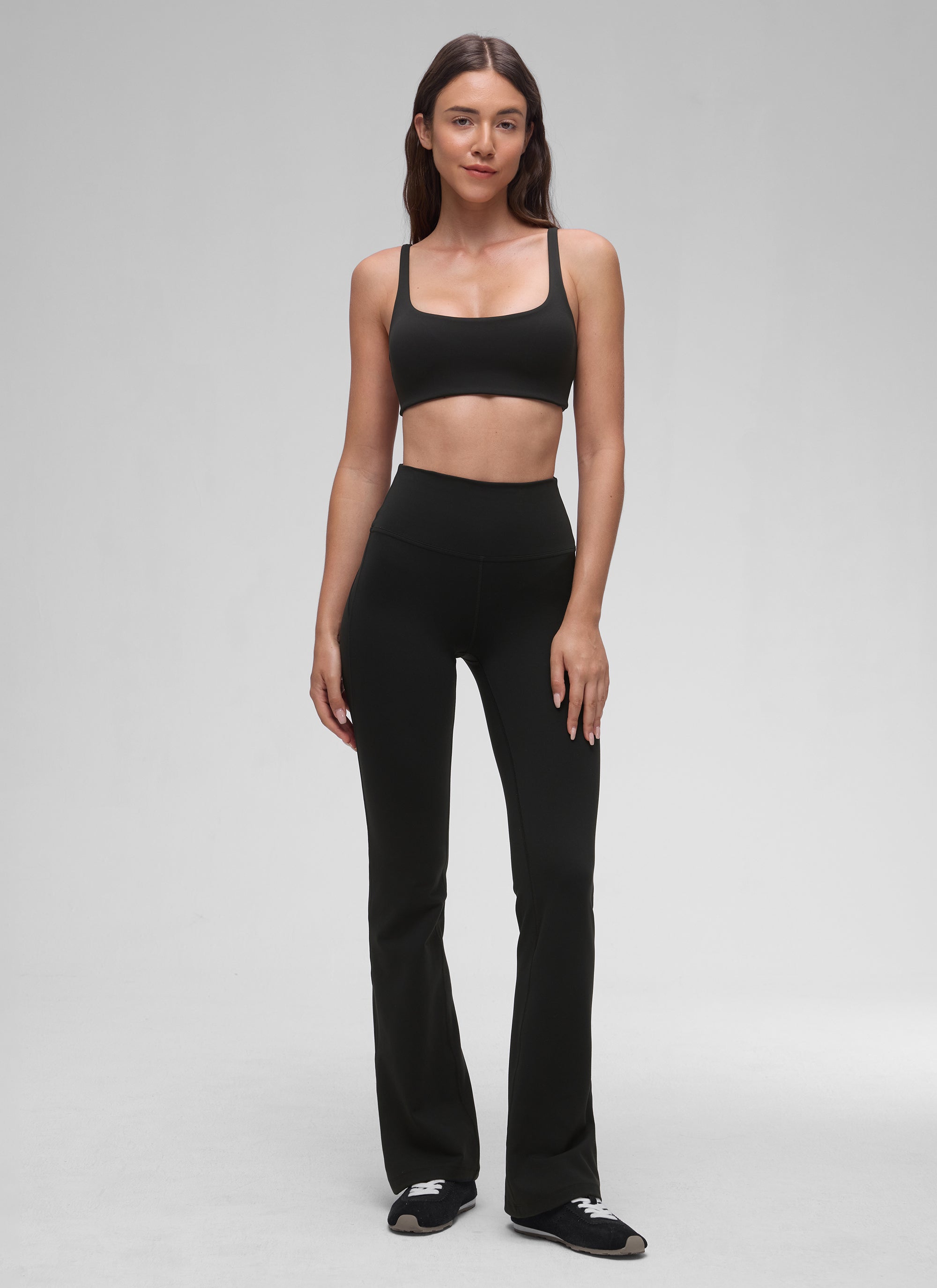 CRZ YOGA Damen Butterluxe Cami mit quadratischem Ausschnitt Mini-BH Schwarz