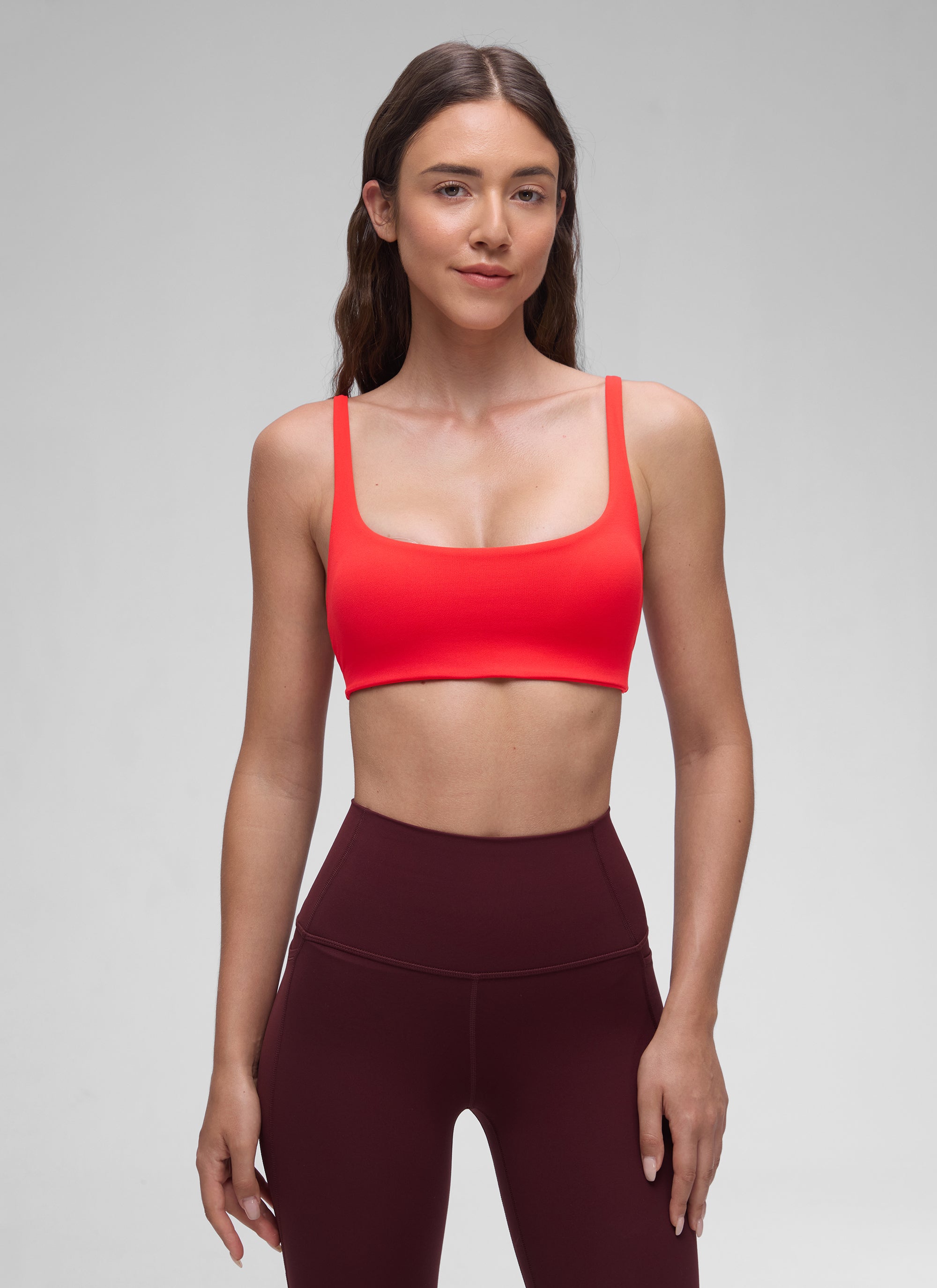 CRZ YOGA Damen Butterluxe Cami mit quadratischem Ausschnitt Mini-BH Tiefrot