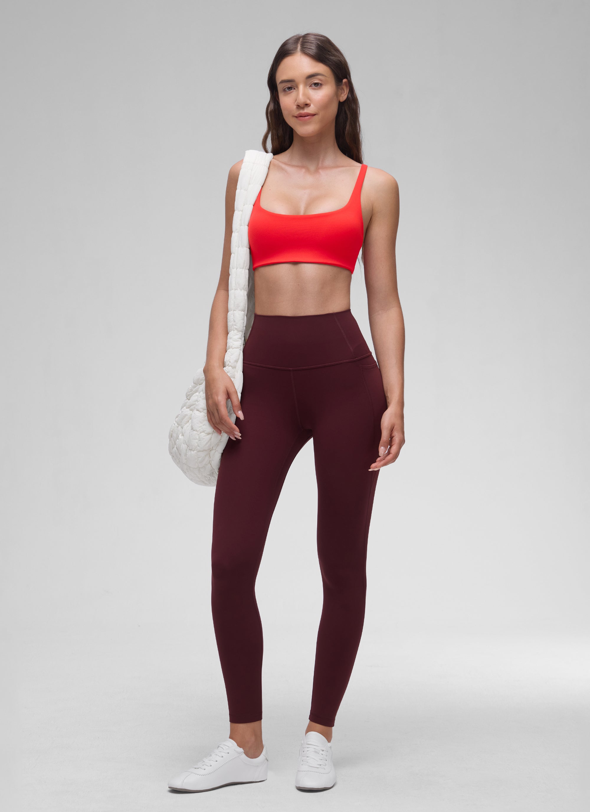 CRZ YOGA Damen Butterluxe Cami mit quadratischem Ausschnitt Mini-BH Tiefrot