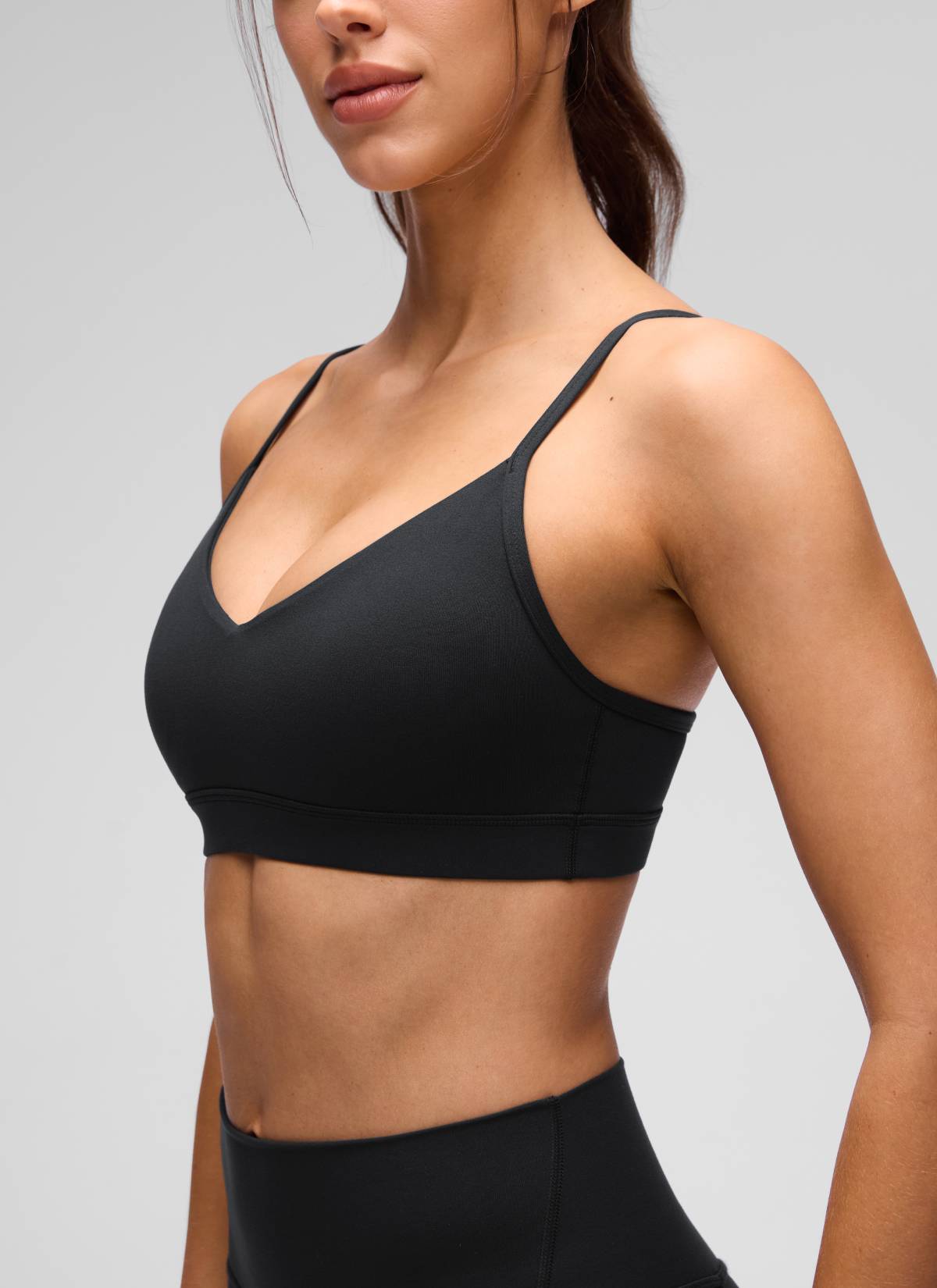 CRZ YOGA Damen Butterluxe V-Ausschnitt Verstellbar Spaghetti Sport BH Schwarz