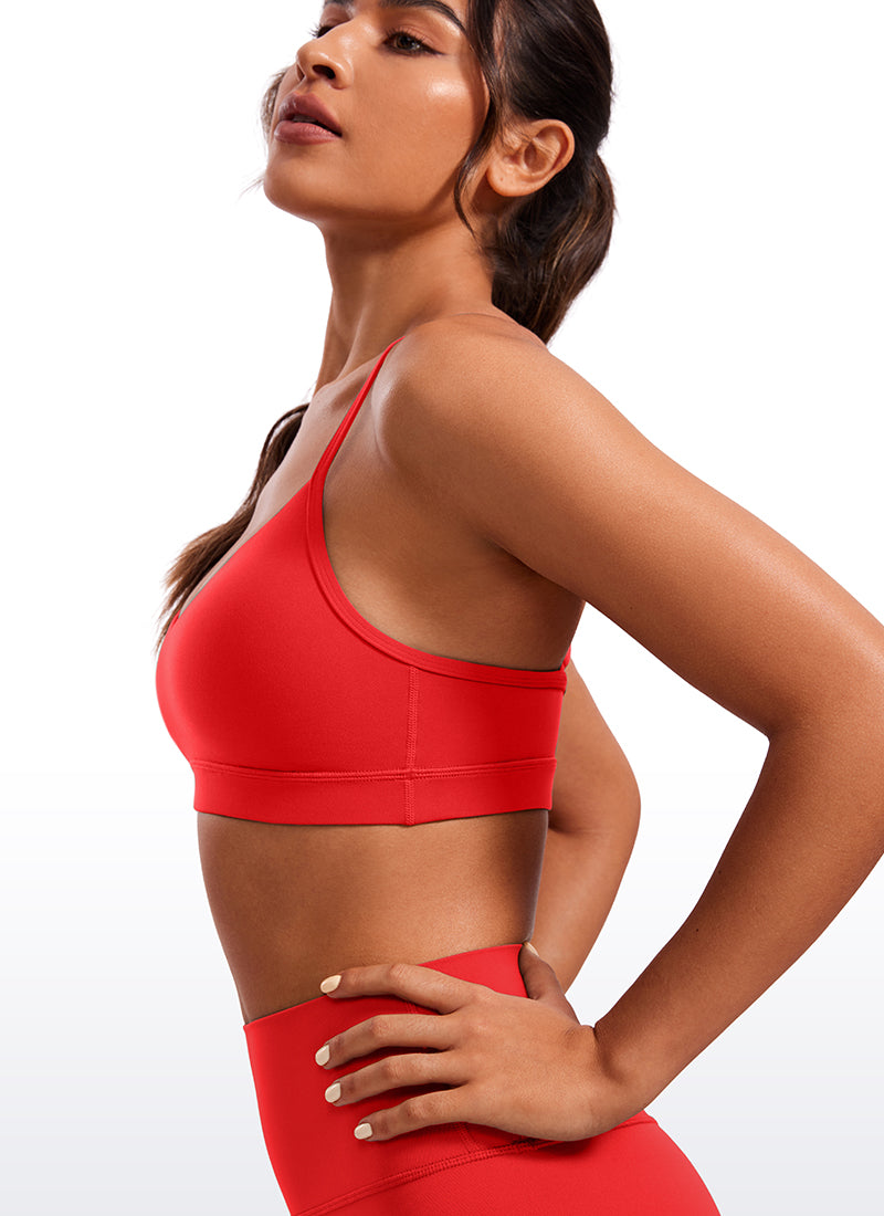 CRZ YOGA Damen Butterluxe V-Ausschnitt Verstellbar Spaghetti Sport BH Tiefrot