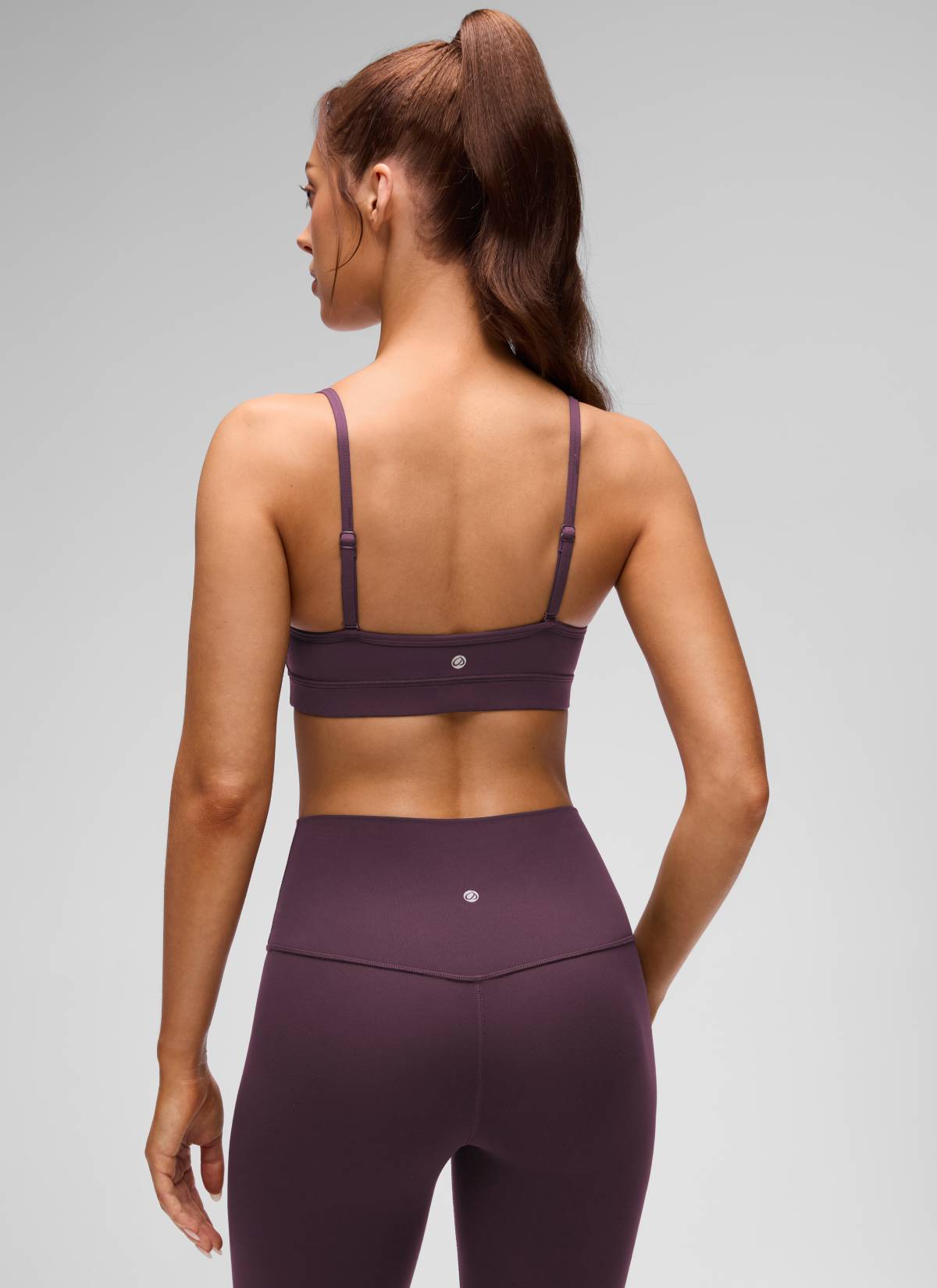 CRZ YOGA Damen Butterluxe V-Ausschnitt Verstellbar Spaghetti Sport BH Traubendistel Violett