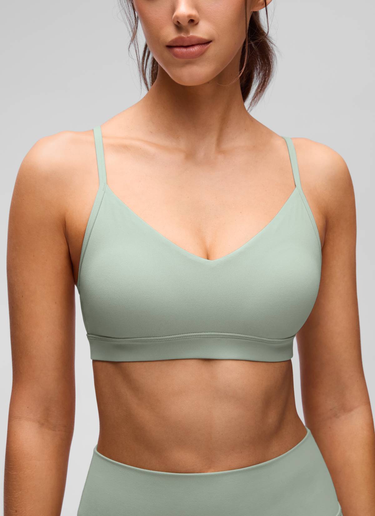 CRZ YOGA Damen Butterluxe V-Ausschnitt Verstellbar Spaghetti Sport BH Grüner Palmenhof