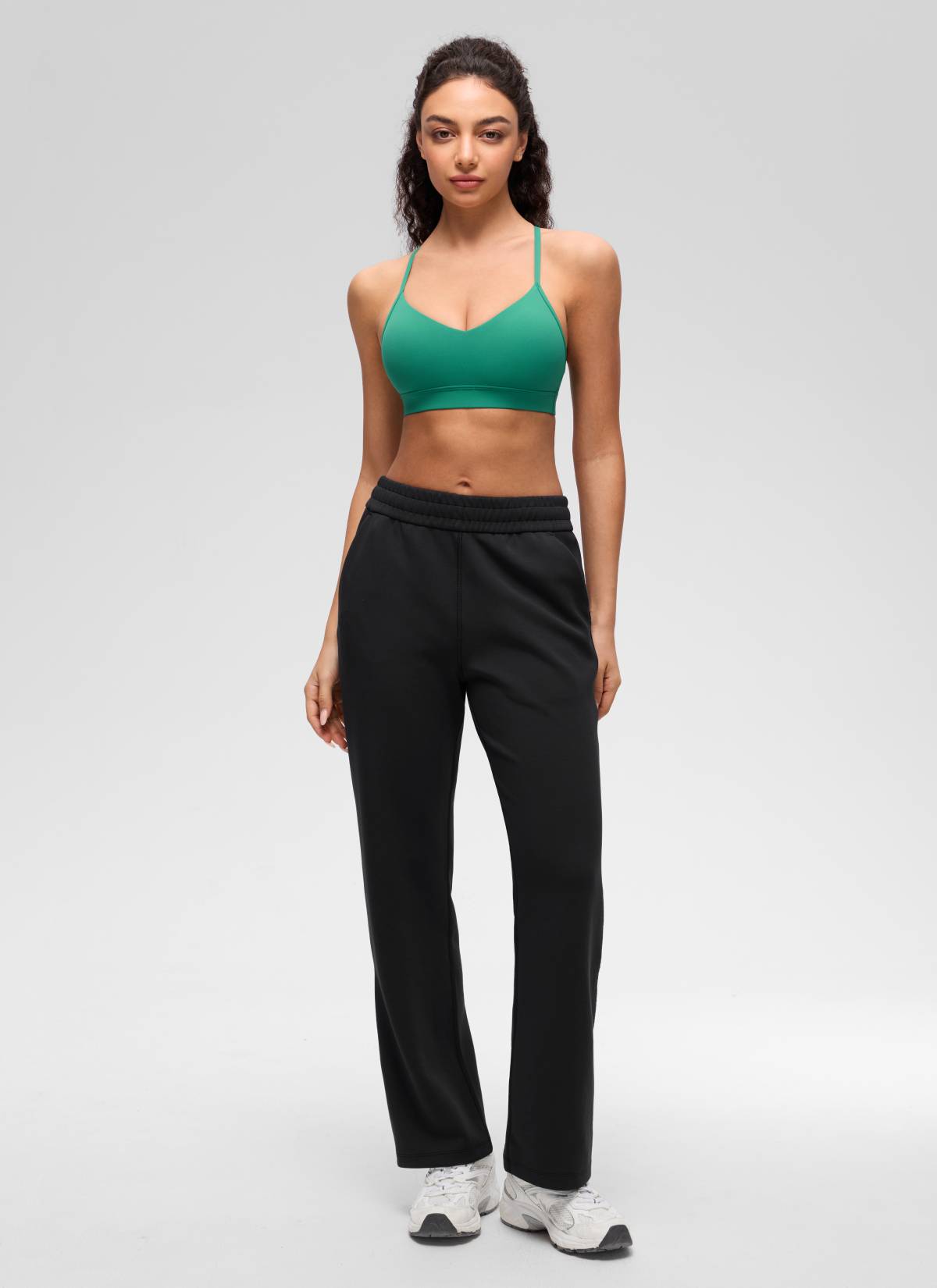 CRZ YOGA Damen Butterluxe V-Ausschnitt Verstellbar Spaghetti Sport BH Cascadia Grün