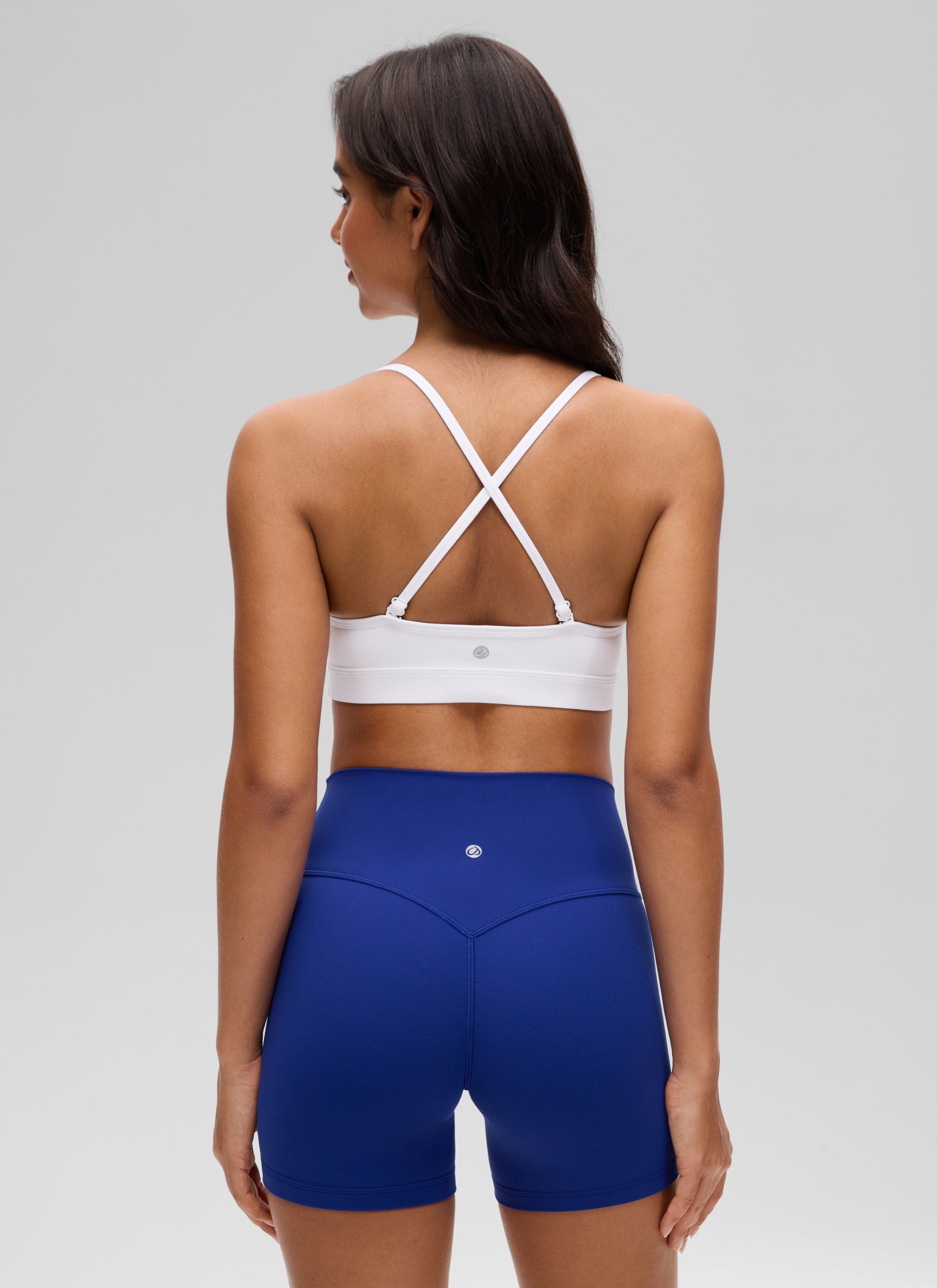 CRZ YOGA Damen Butterluxe V-Ausschnitt Verstellbar Spaghetti Sport BH Weiss
