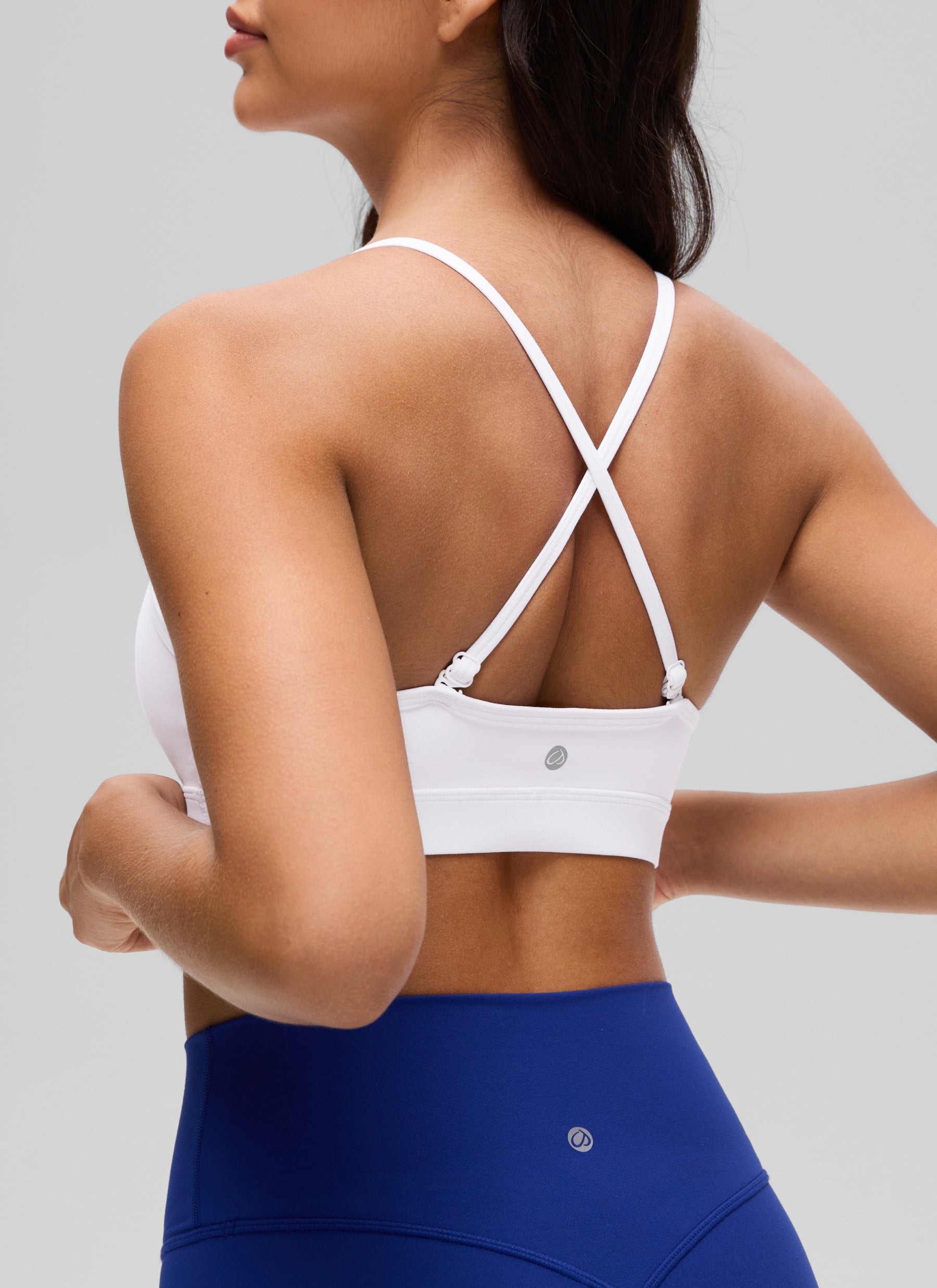 CRZ YOGA Damen Butterluxe V-Ausschnitt Verstellbar Spaghetti Sport BH Weiss